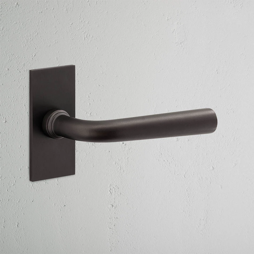Apsley Short Plate Fixed Door Handle – Bronze