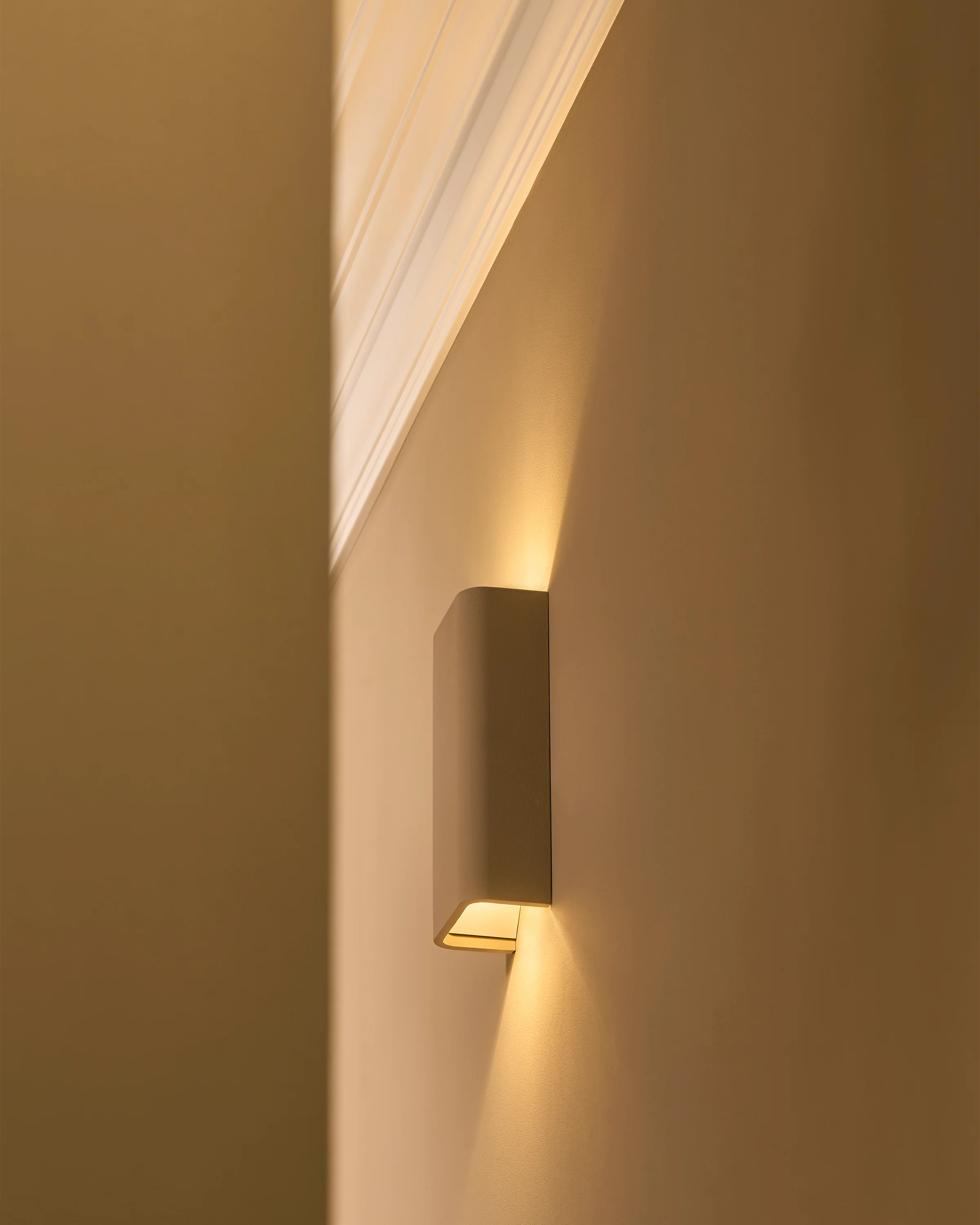 Camden Portrait Dual Wall Light – Paintable - Image 6