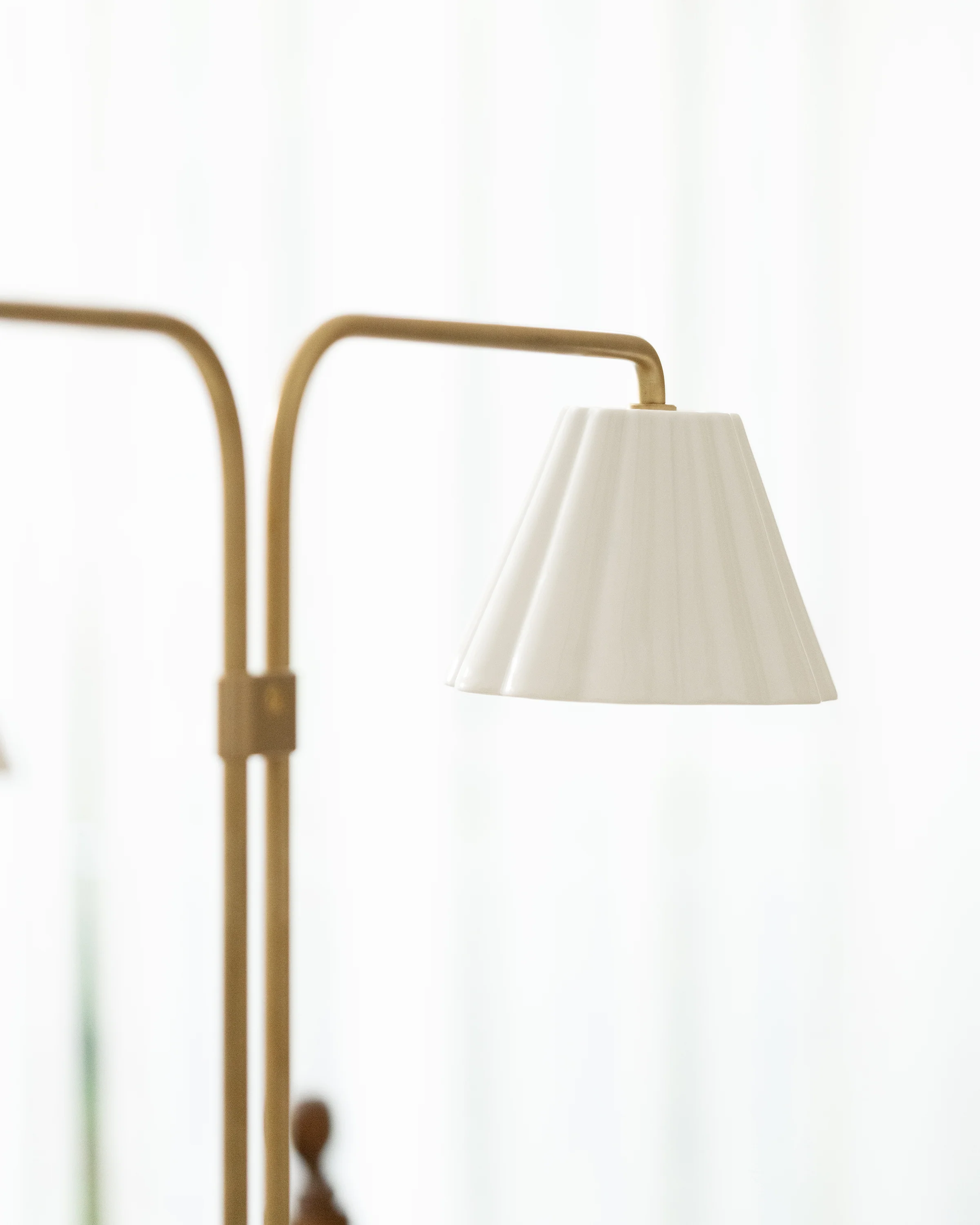 Cotswold Dual Table Lamp Fine Porcelain - Antique Brass - Image 4