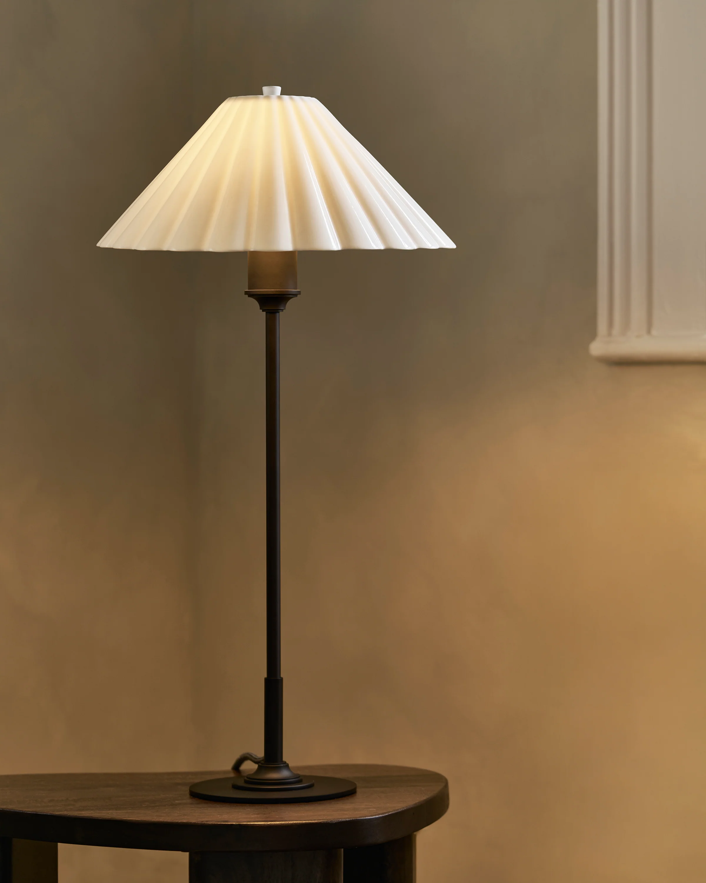 Cotswold Medium Table Lamp Fine Porcelain - Bronze - Image 7