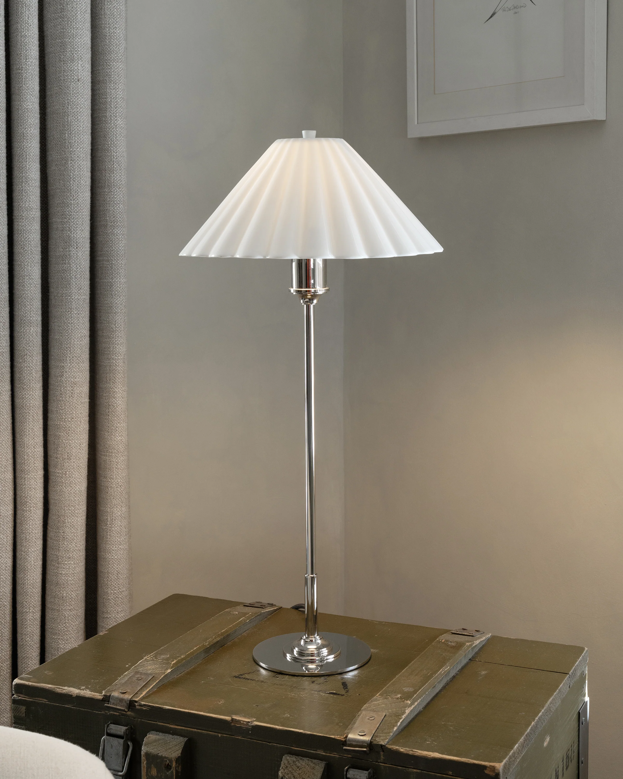 Cotswold Medium Table Lamp Fine Porcelain - Polished Nickel - Image 3