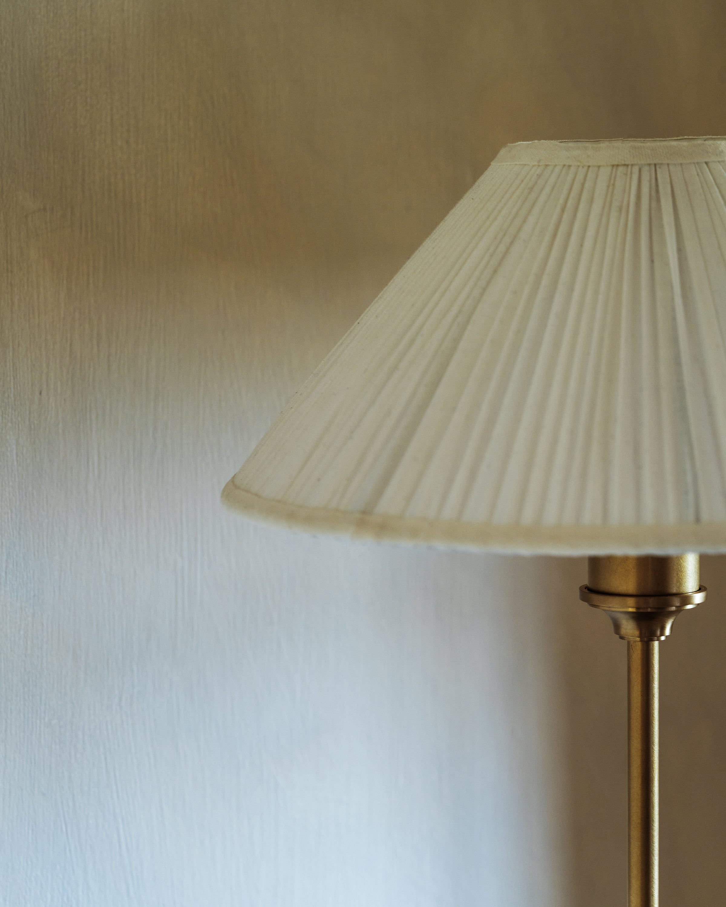 Cotswold Medium Table Lamp Pleated Alabaster White - Antique Brass - Image 5