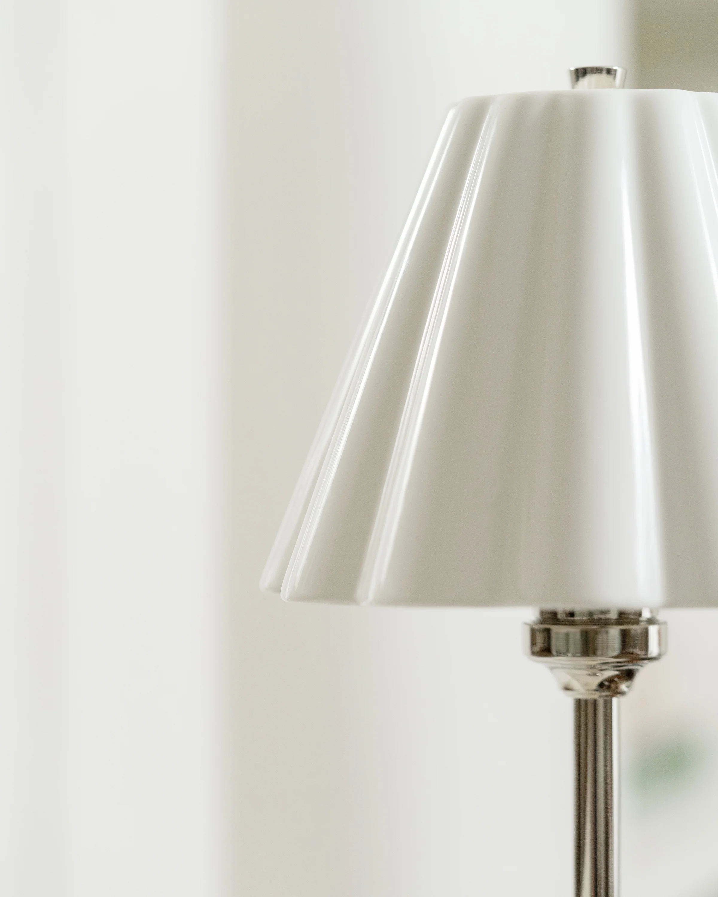 Cotswold Small Table Lamp Fine Porcelain - Polished Nickel - Image 5