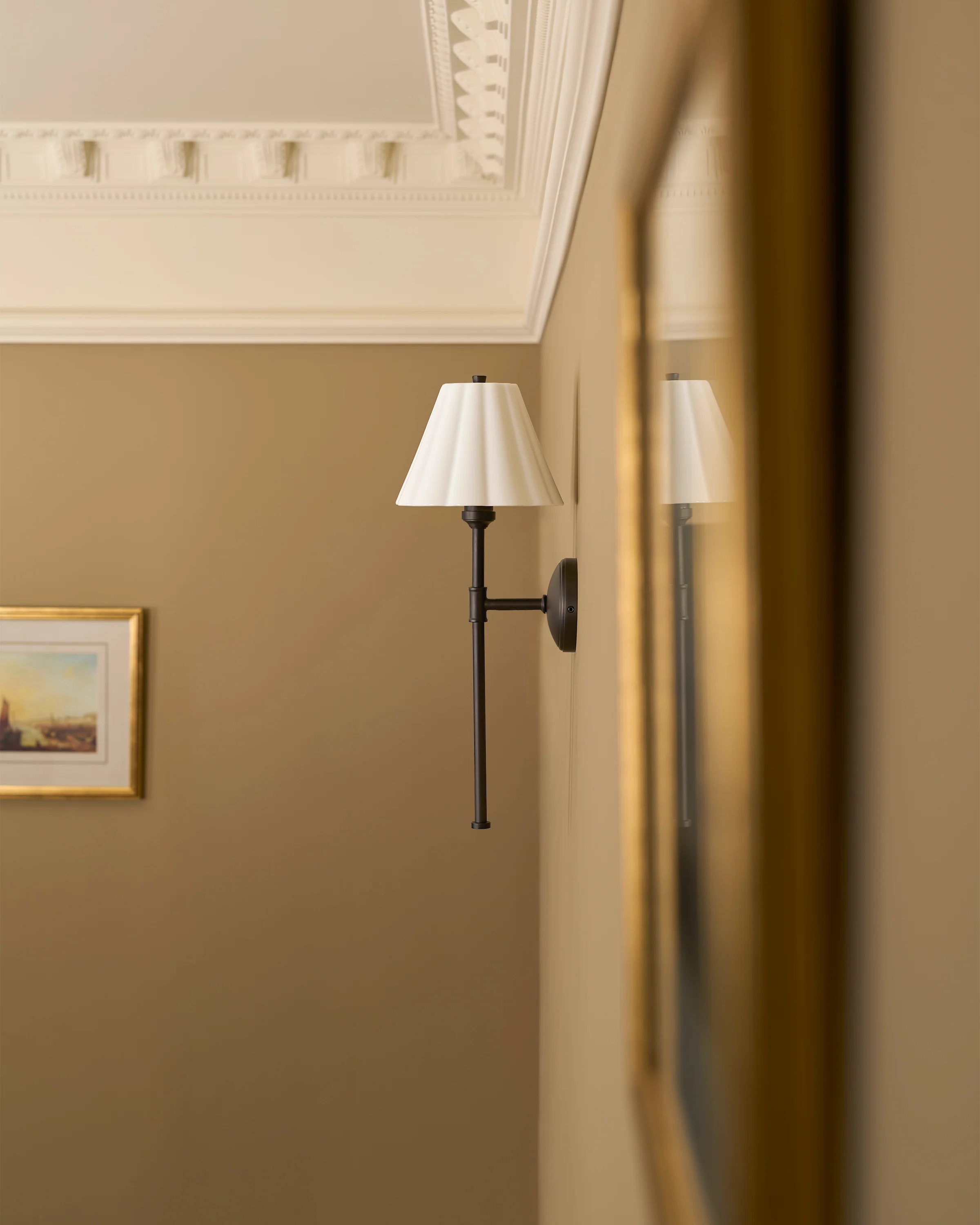 Cotswold Wall Light Fine Porcelain - Bronze - Image 3