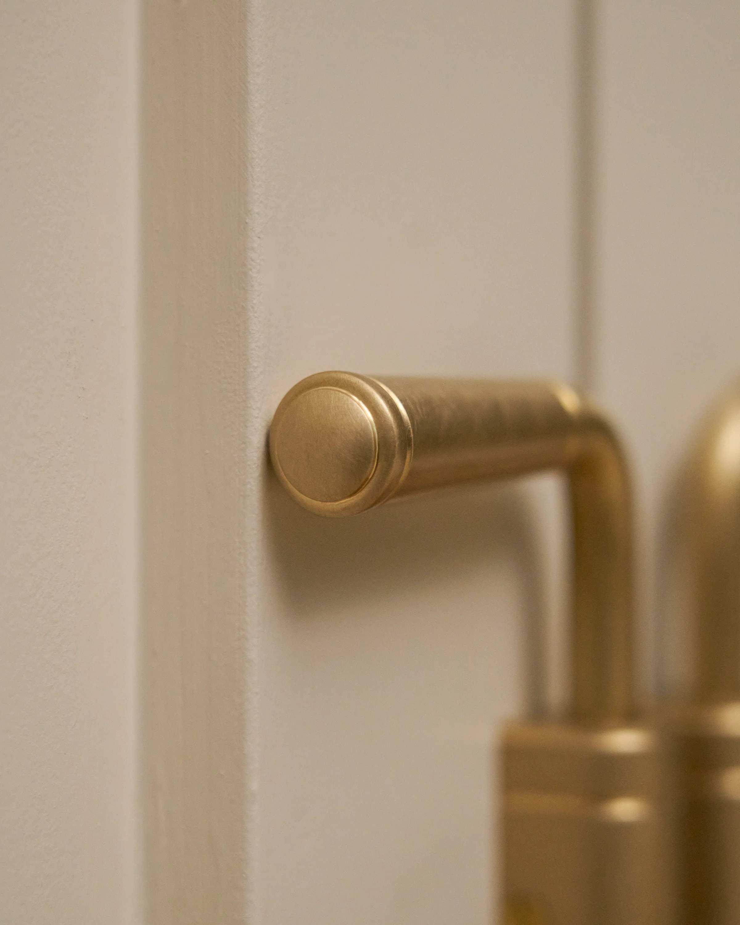 Digby Bolt Lock Pair Medium – Antique Brass - Image 9