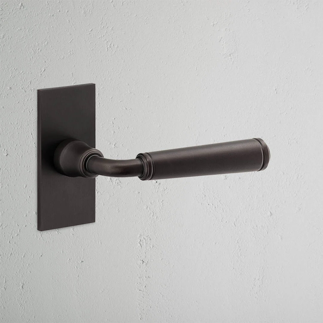 Digby Short Plate Fixed Door Handle – Bronze 