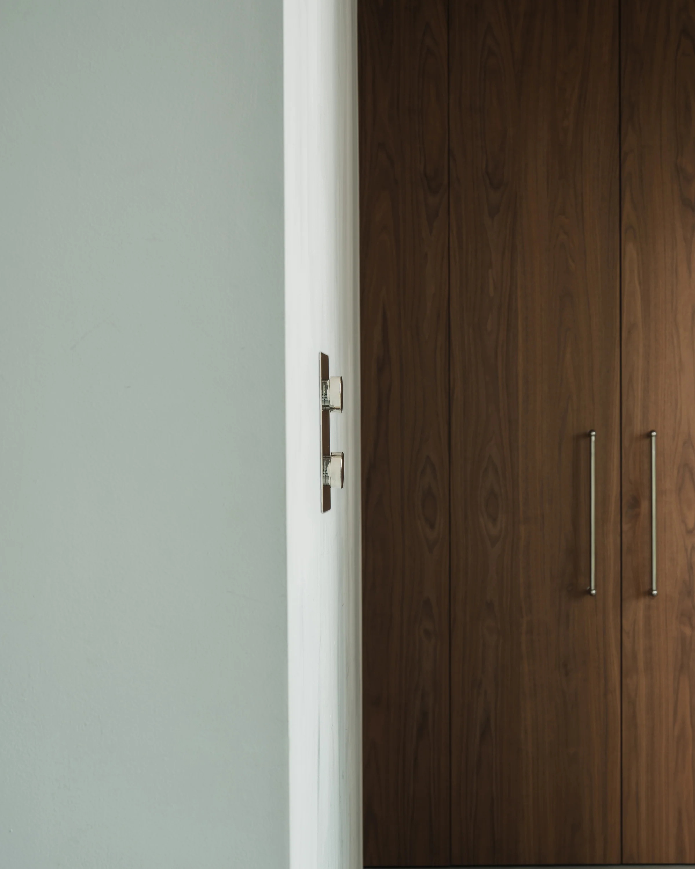 Kew Double 2x Vertical Dimmer Switch - Polished Nickel - Image 5