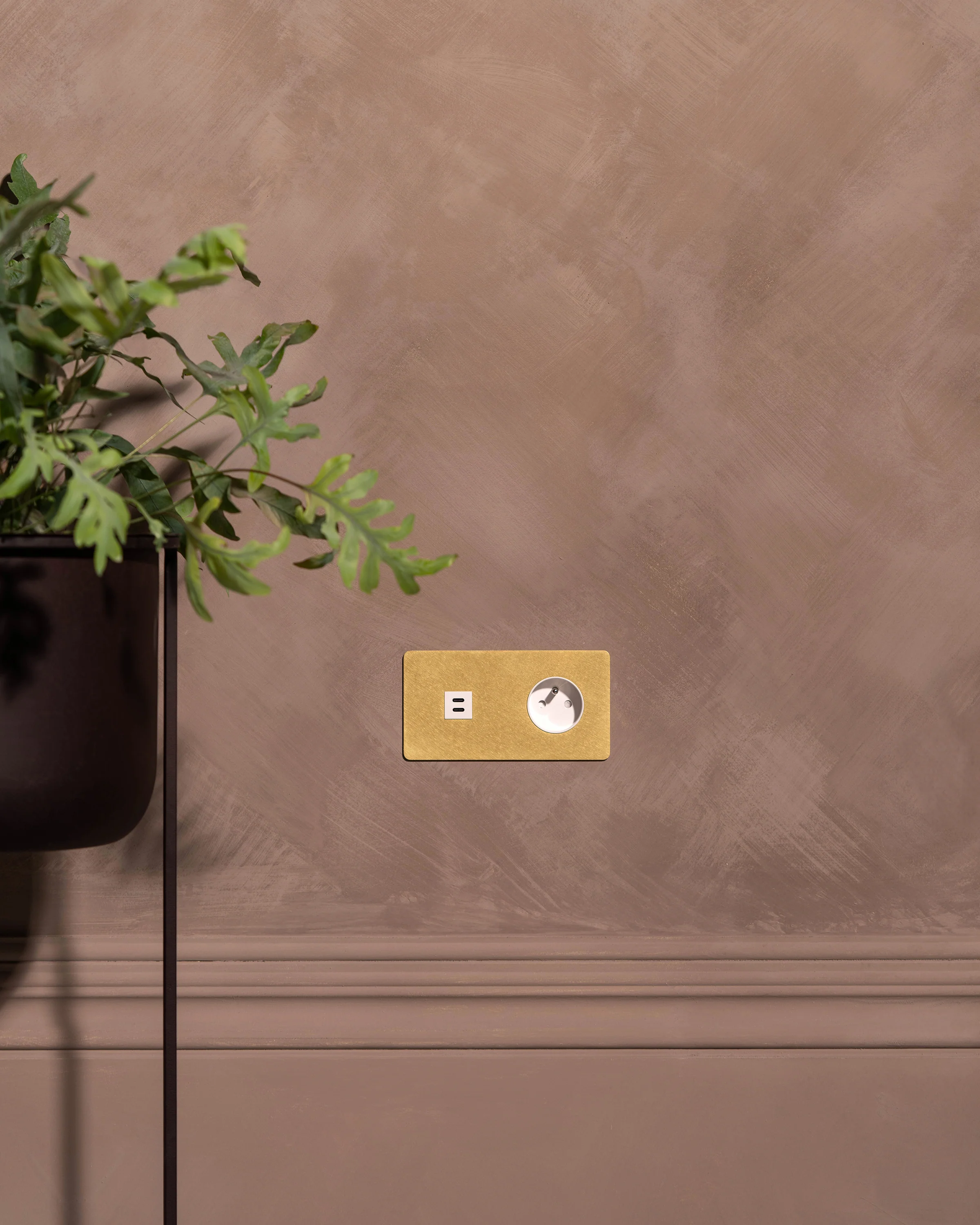 Kew Double USB-C 30W & French/Belgian Type E Socket - Antique Brass | White - Image 3
