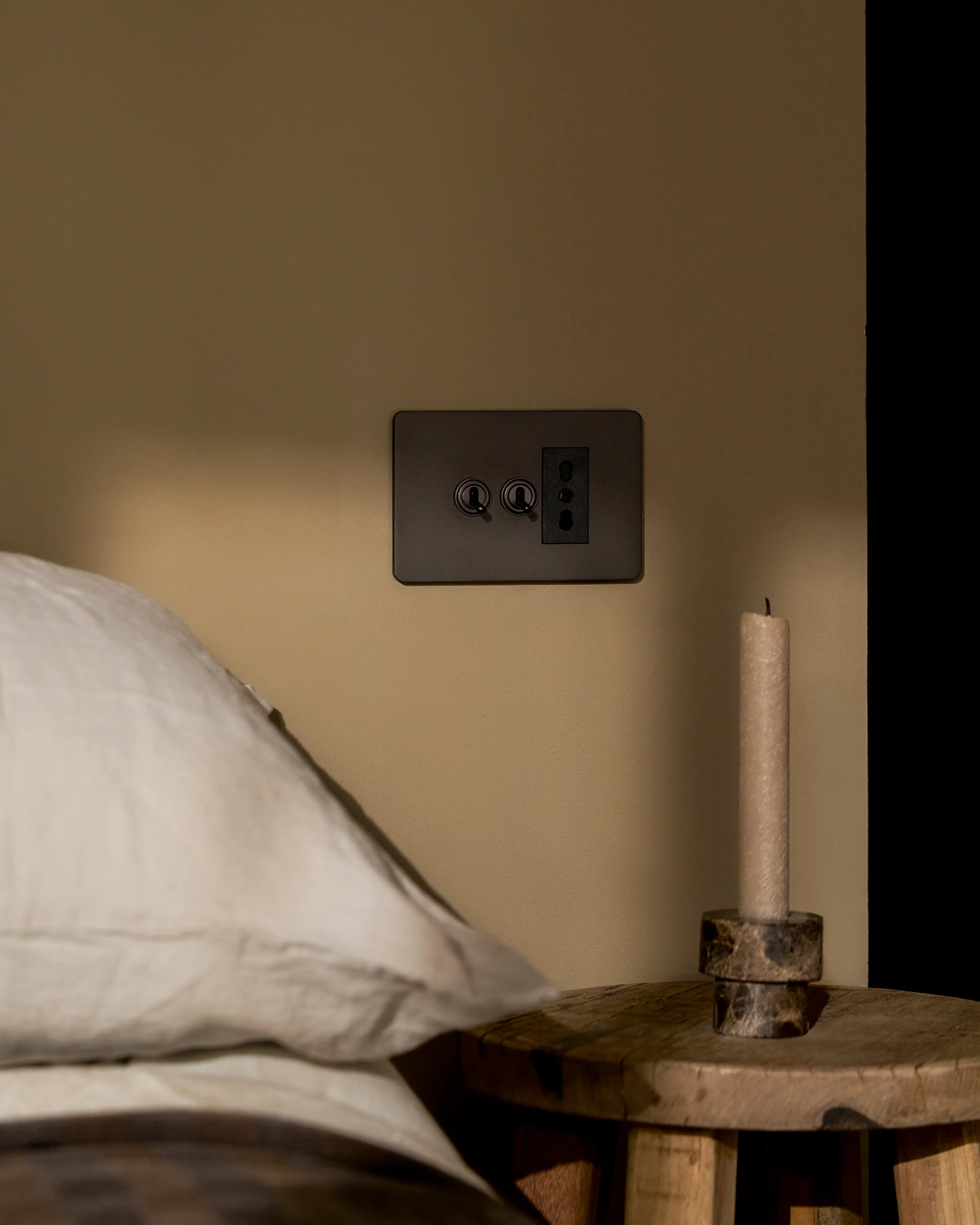 Grove 3-Module 2x Toggle Switch & Bipasso Socket - Bronze | Black - Image 3