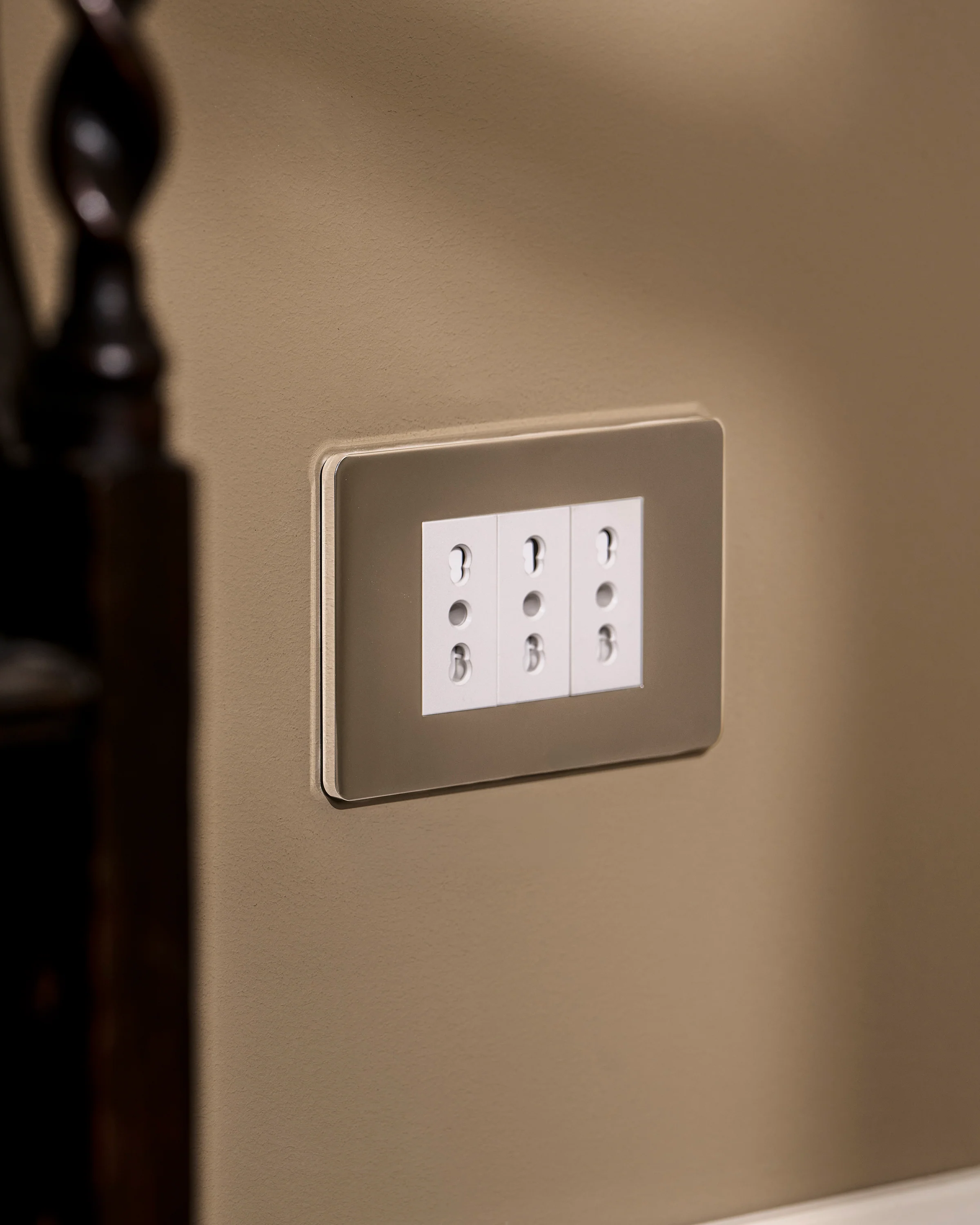 Grove 3-Module 3x Bipasso Socket - Polished Nickel | White - Image 4