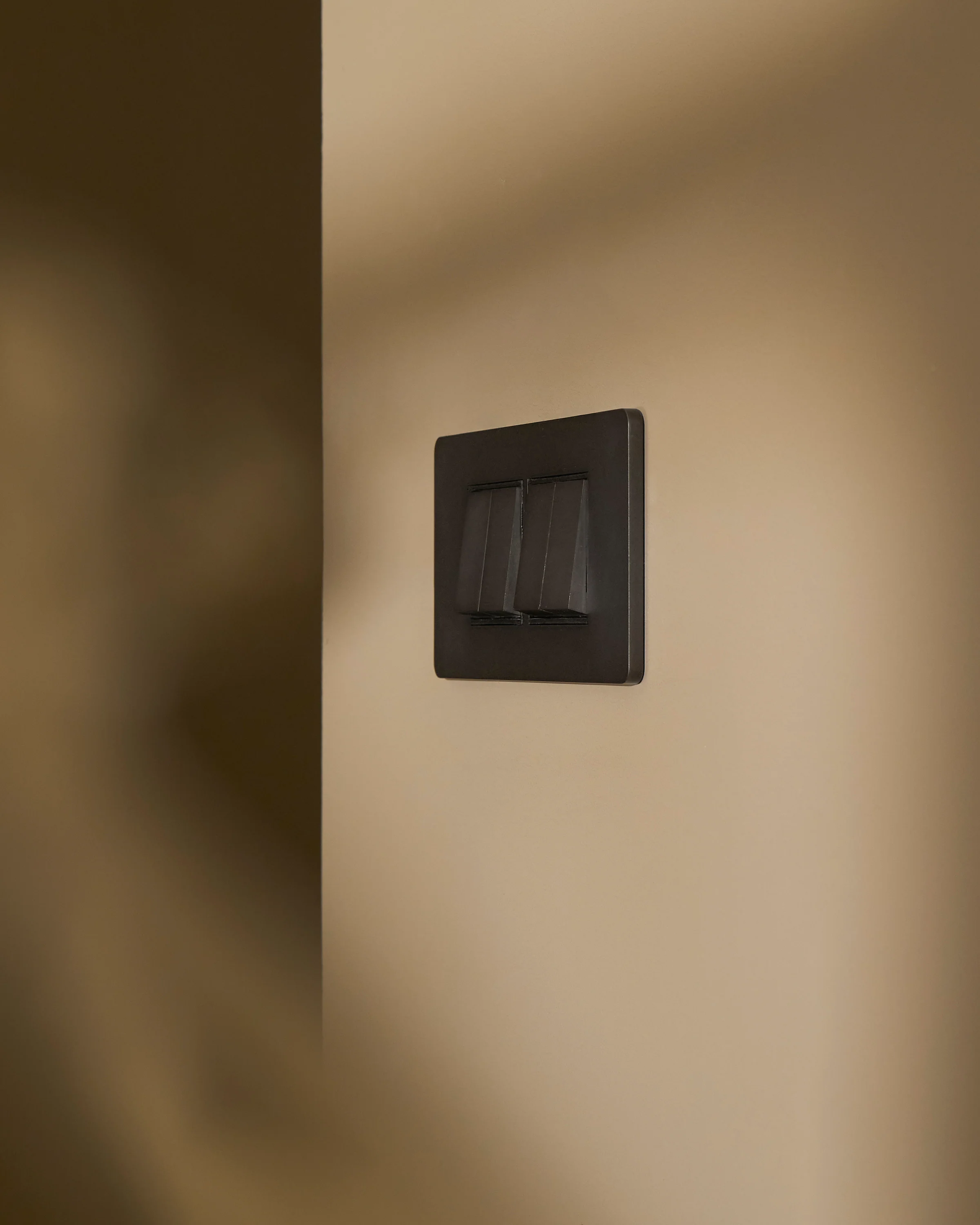 Grove 4-Module 4x Rocker Switch – Bronze | Black - Image 3