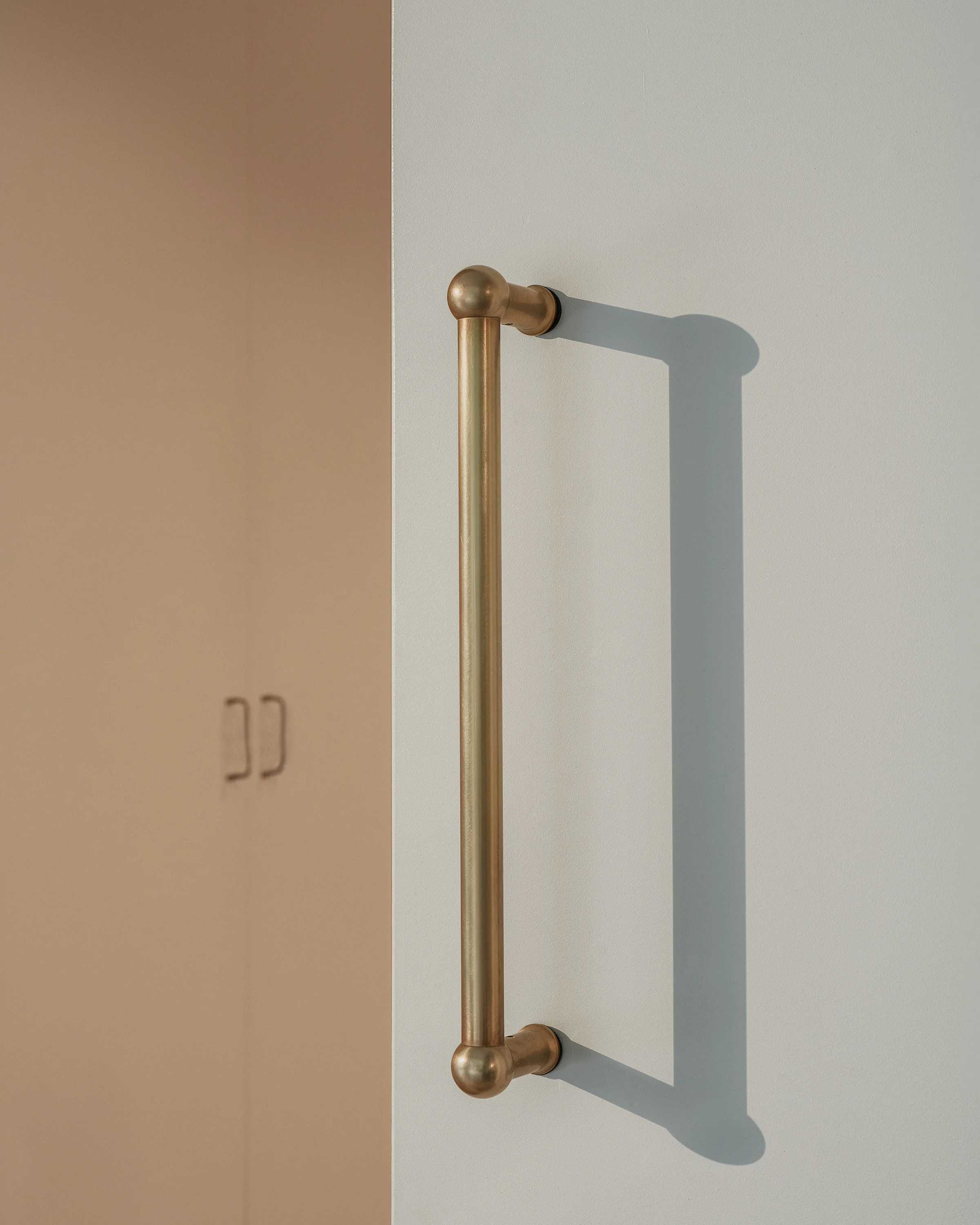 Harper Single Pull Handle 320mm - Antique Brass - Image 5