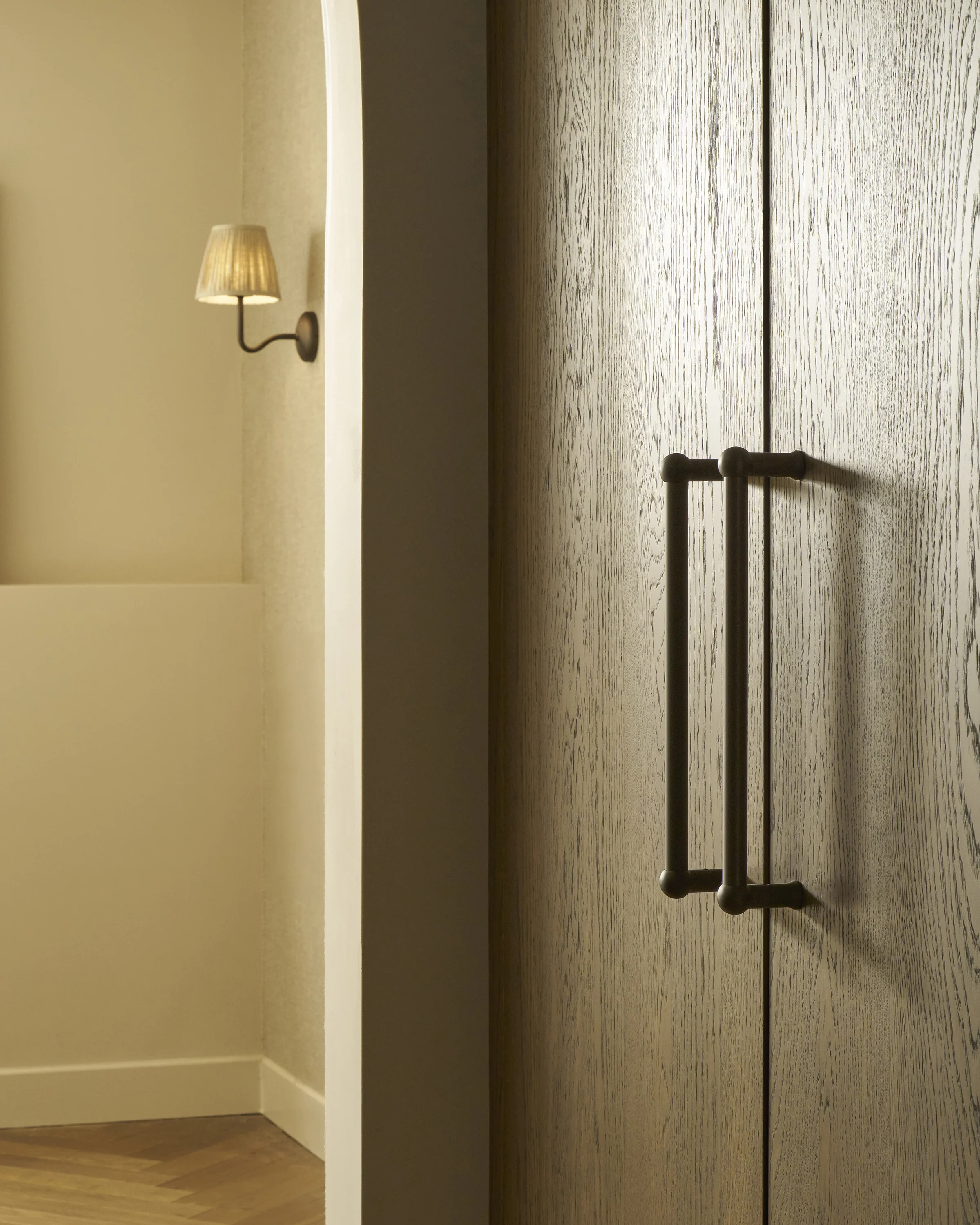 Harper Single Pull Handle 320mm - Bronze - Image 6