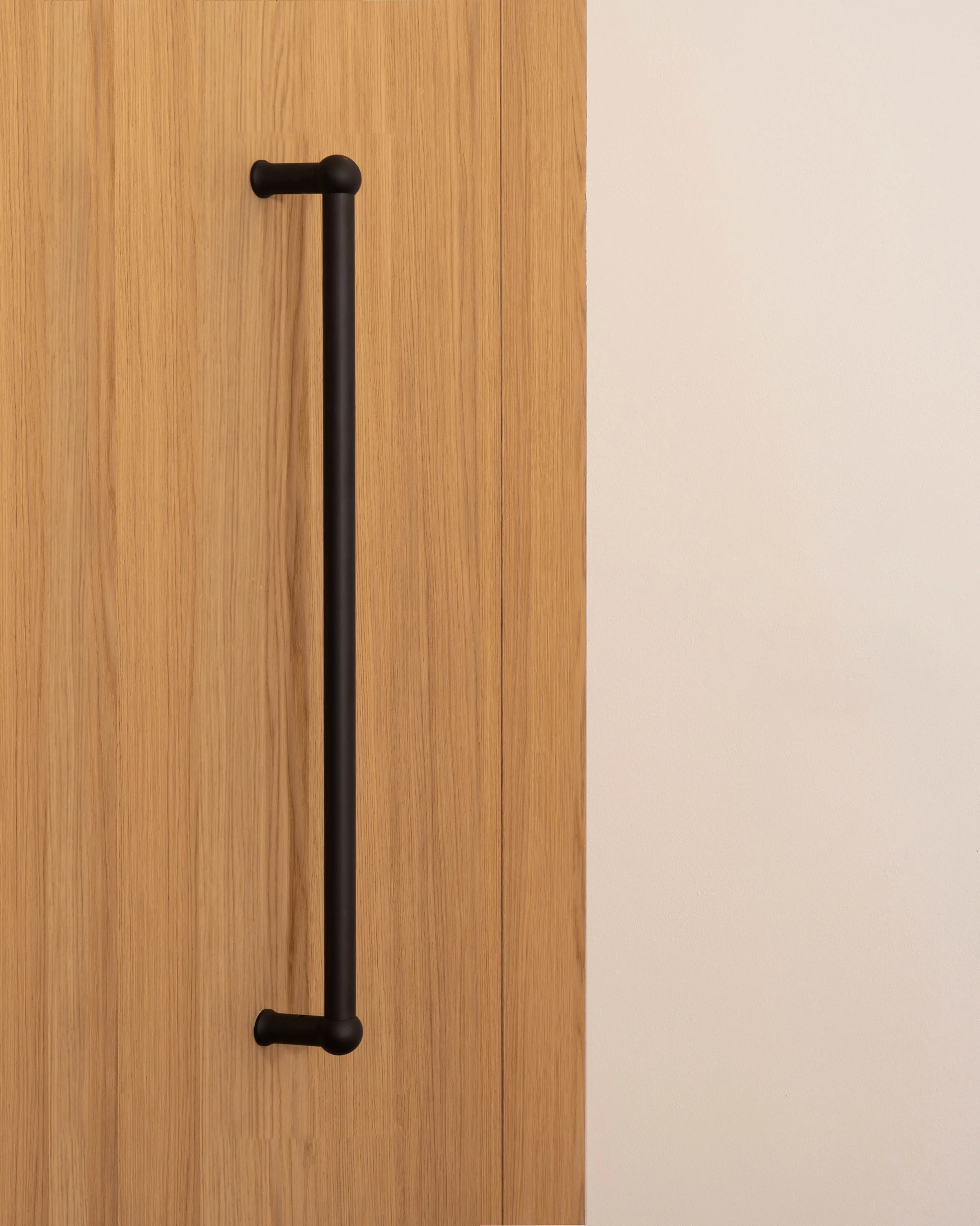 Harper Single Pull Handle 500mm - Bronze - Image 3