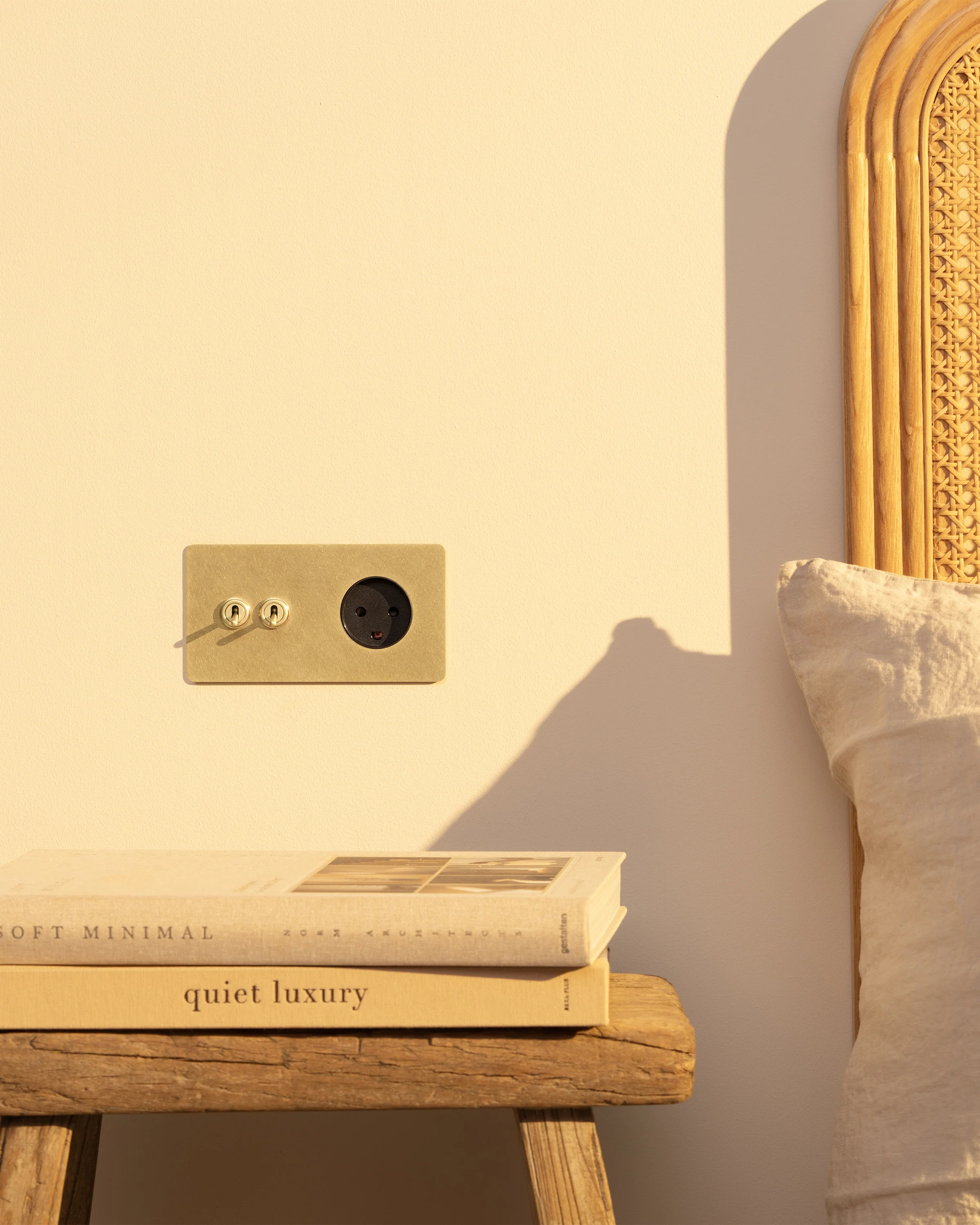 Kew Double 2x Toggle & Danish Type K Socket - Antique Brass | Black - Image 3