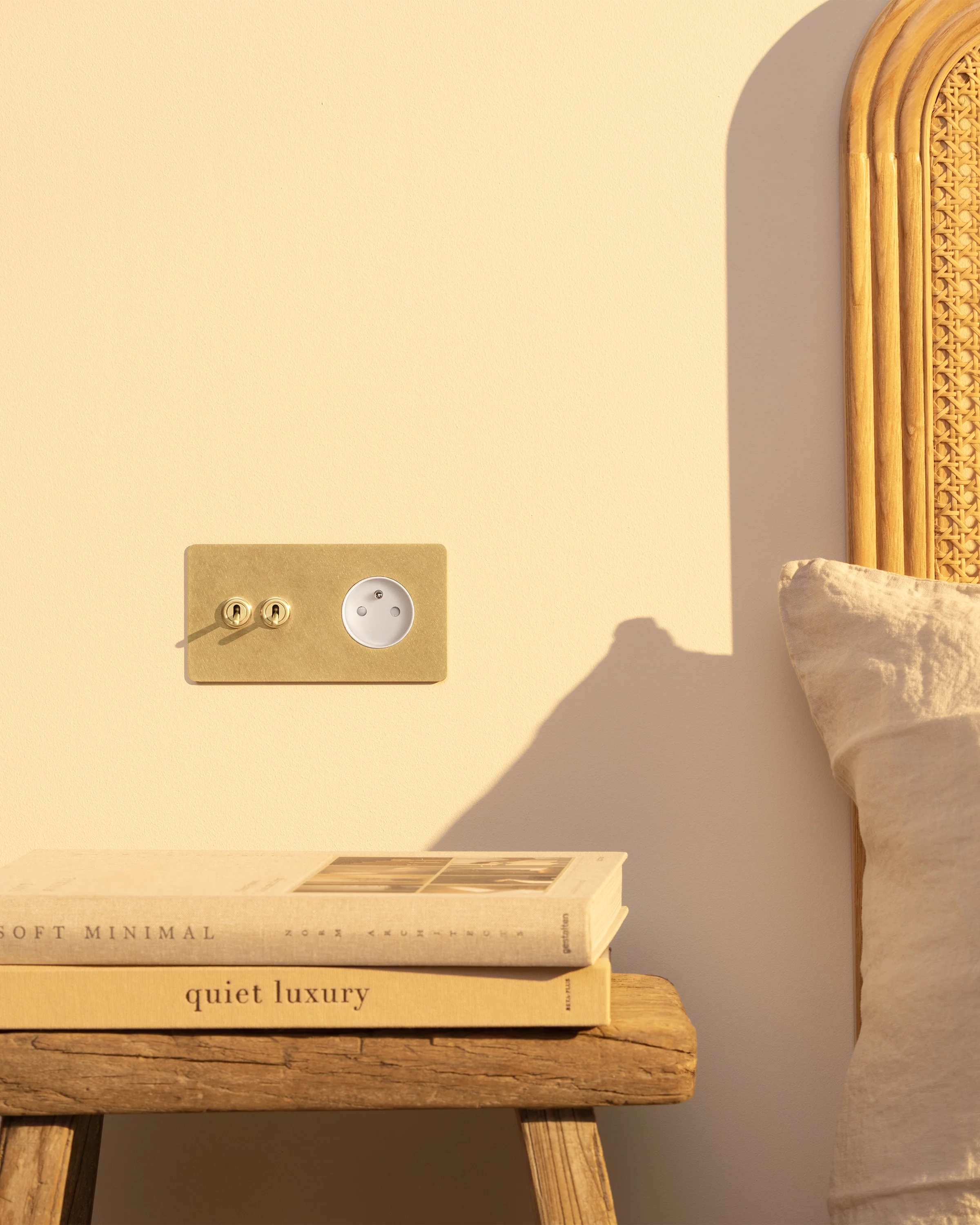Kew Double 2x Toggle & French/Belgian Type E Socket - Antique Brass | White - Image 3