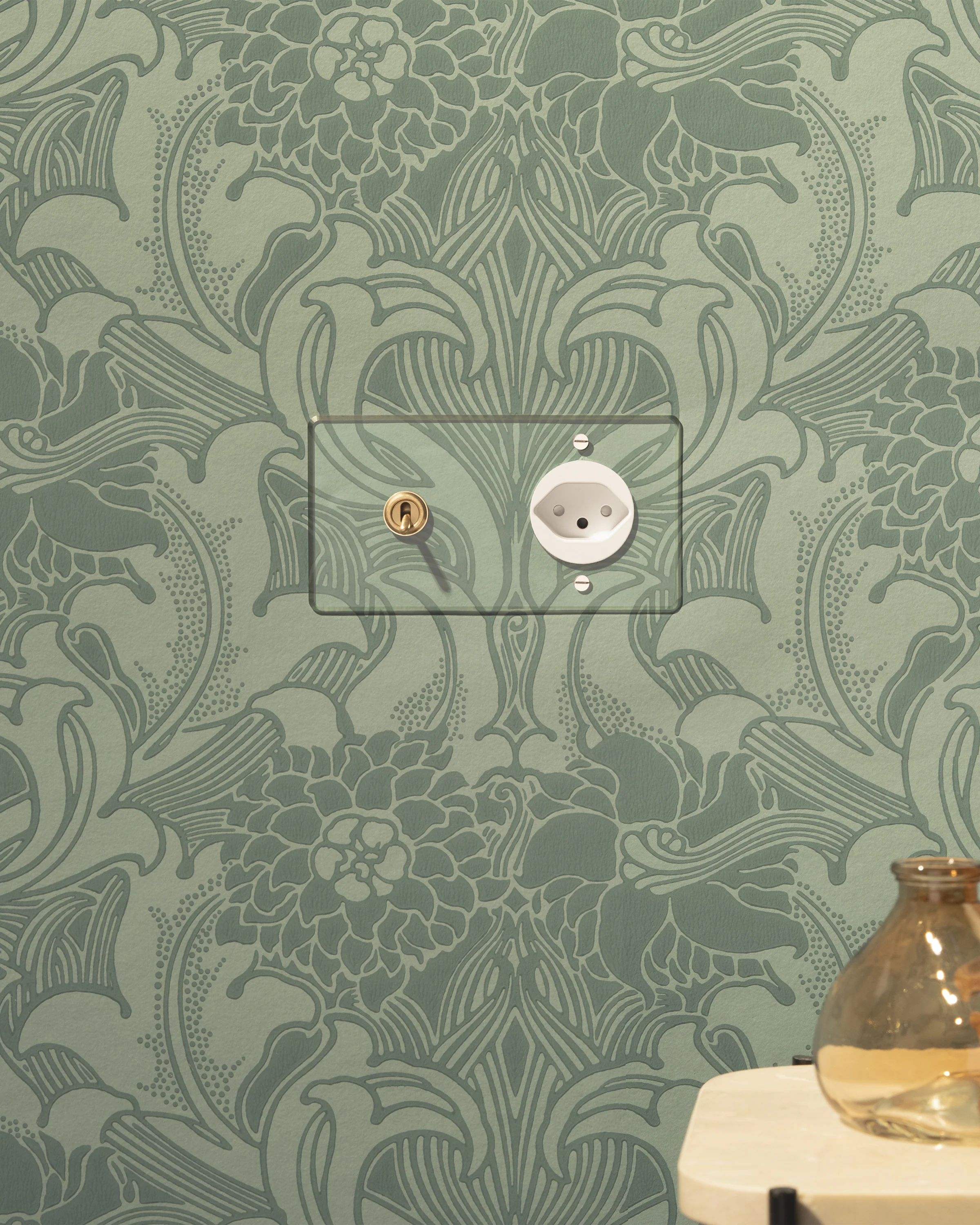 Kew Double Toggle & Swiss Type J Socket - Clear Antique Brass | White - Image 3