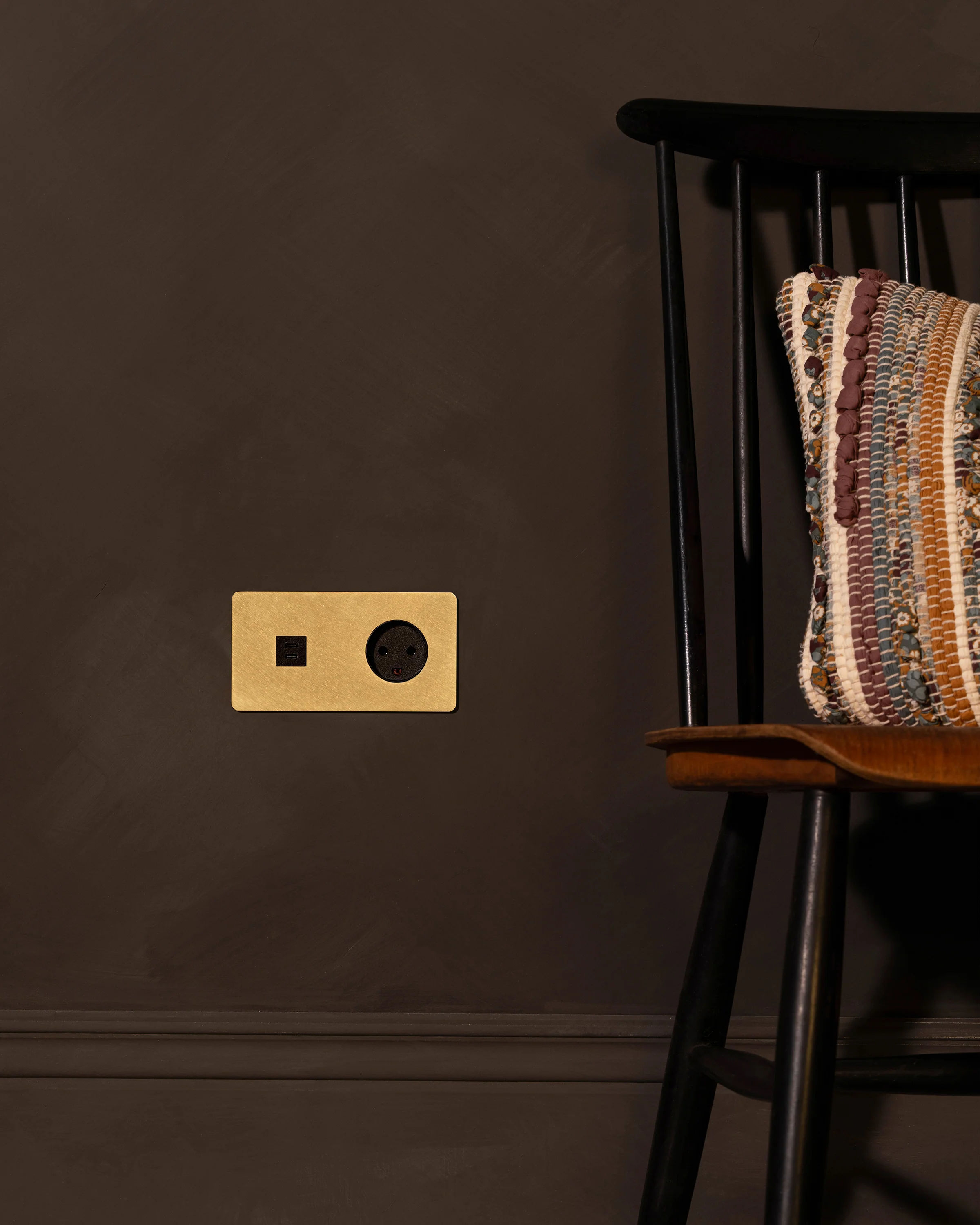 Kew Double USB-C 30W & Danish Type K Socket - Antique Brass | Black - Image 3