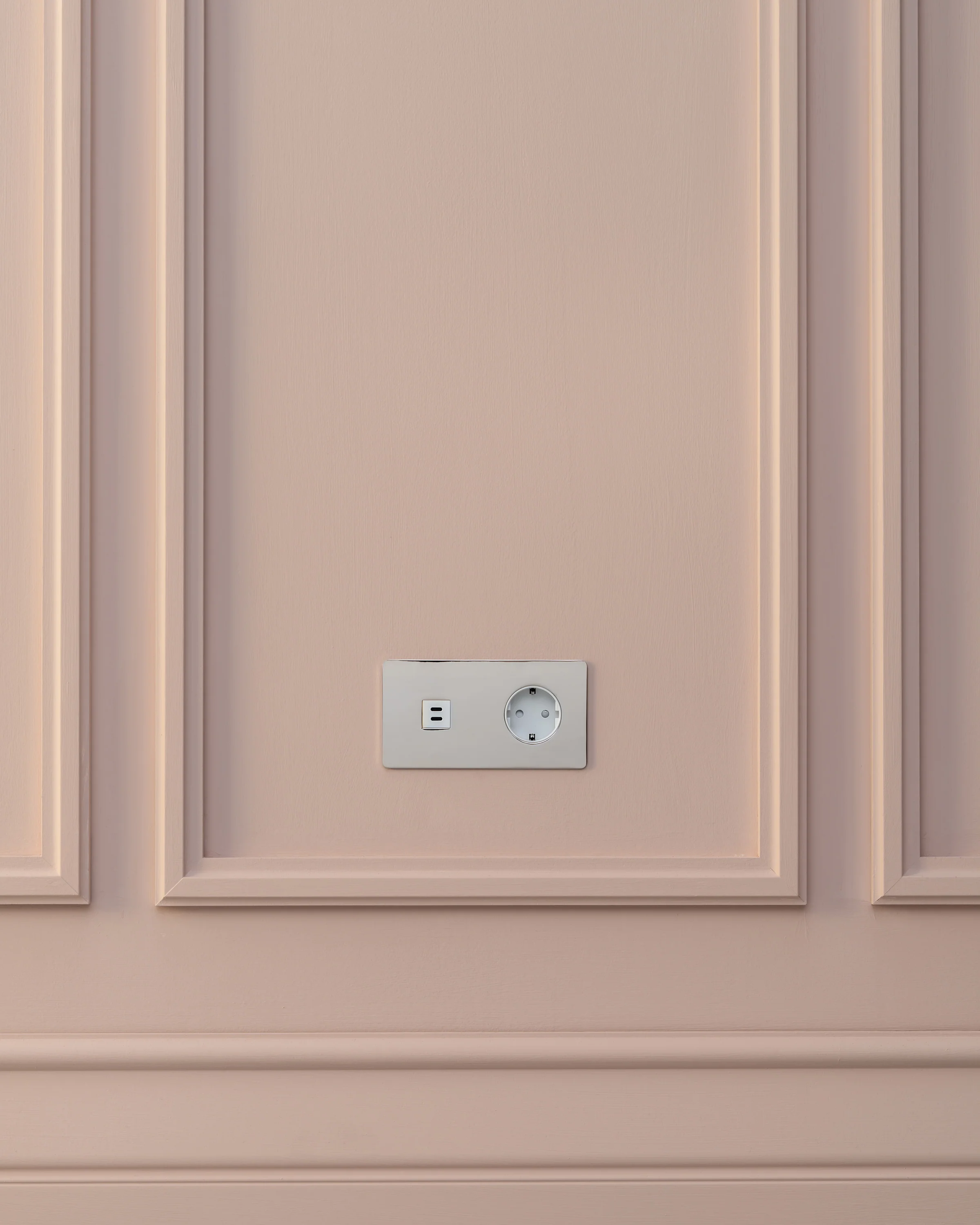 Kew Double USB-C 30W & Schuko Type F Socket - Polished Nickel | White - Image 3