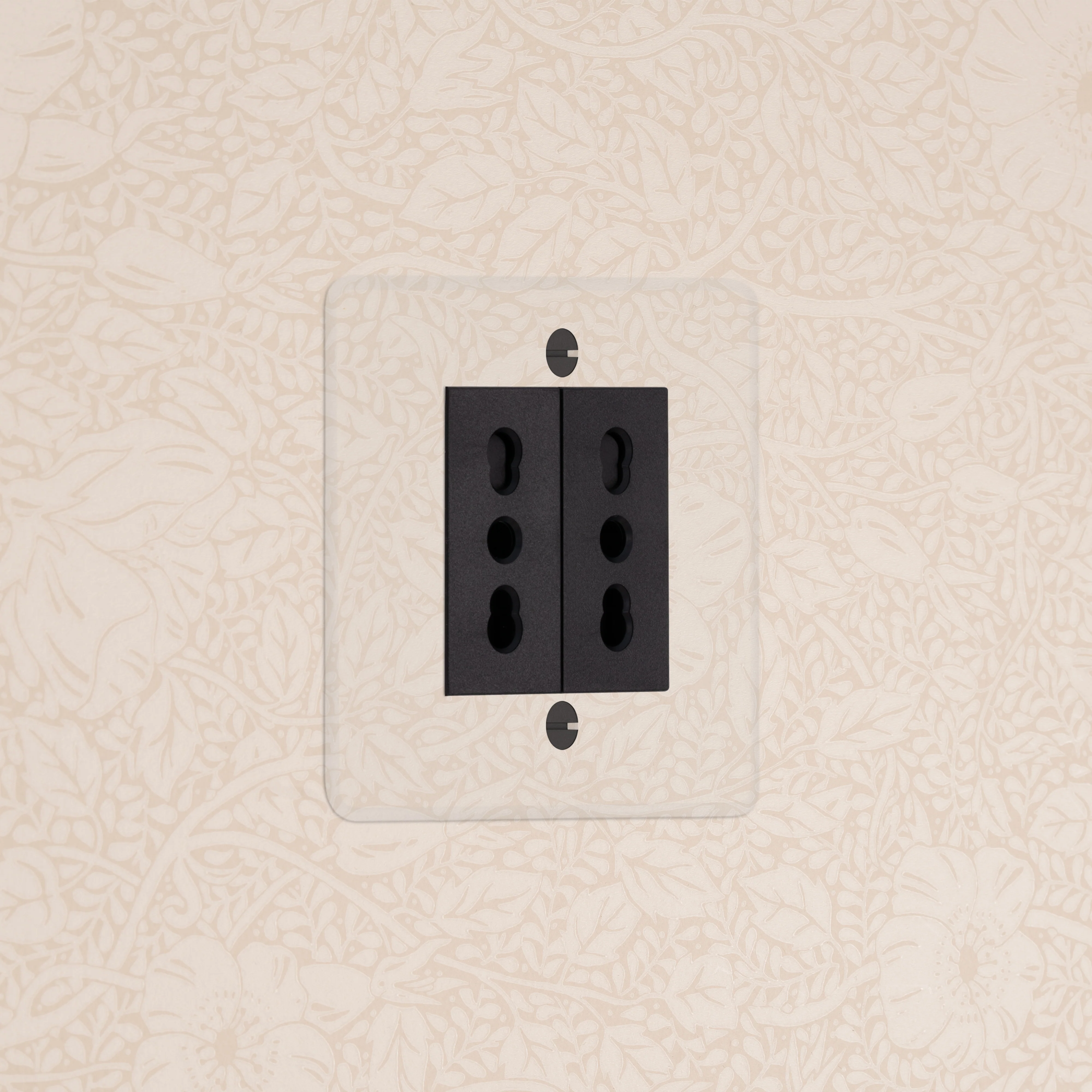 Kew Single 2x Bipasso Socket - Clear | Black