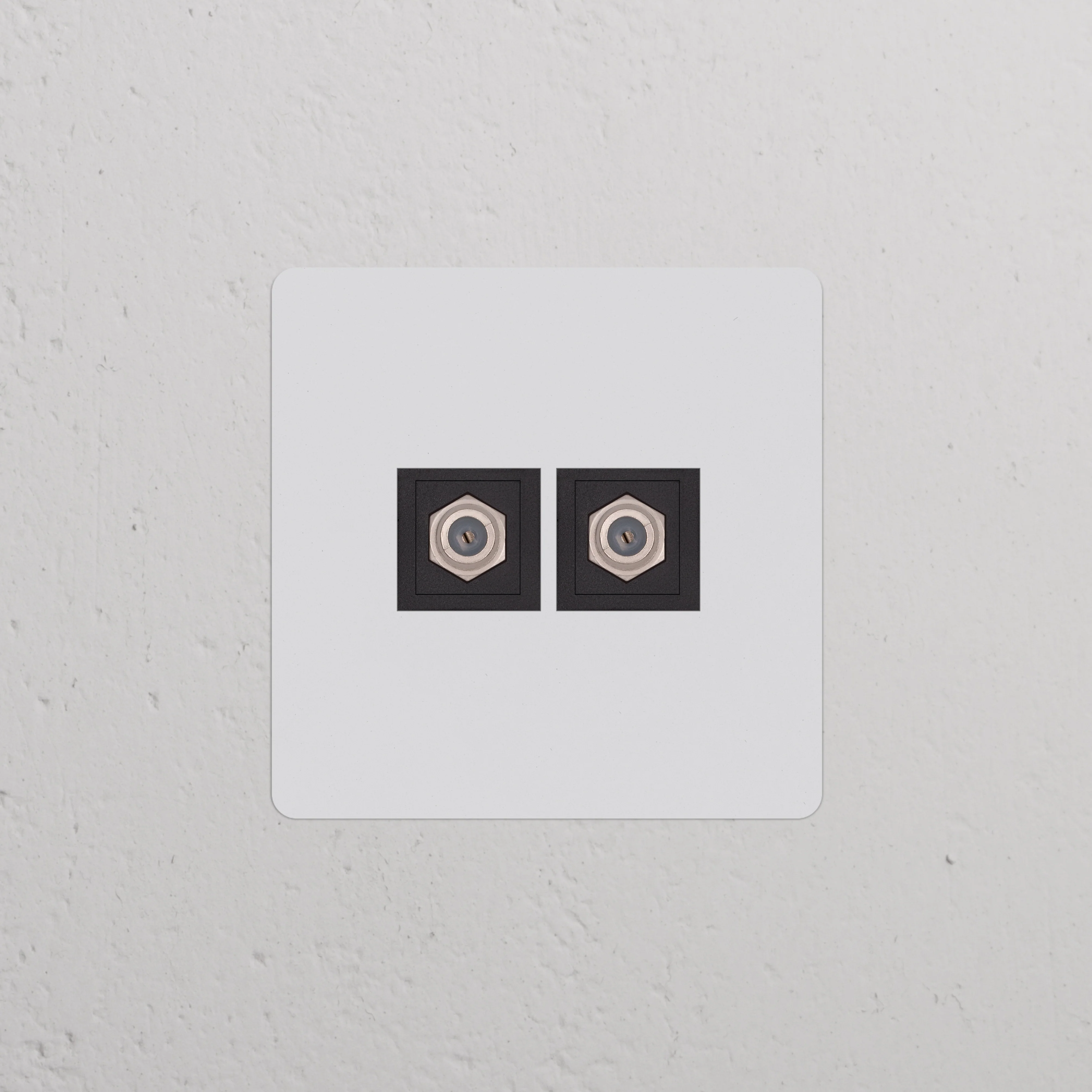 Kew Single 2x Satellite Socket - Paintable | Black - Image 2