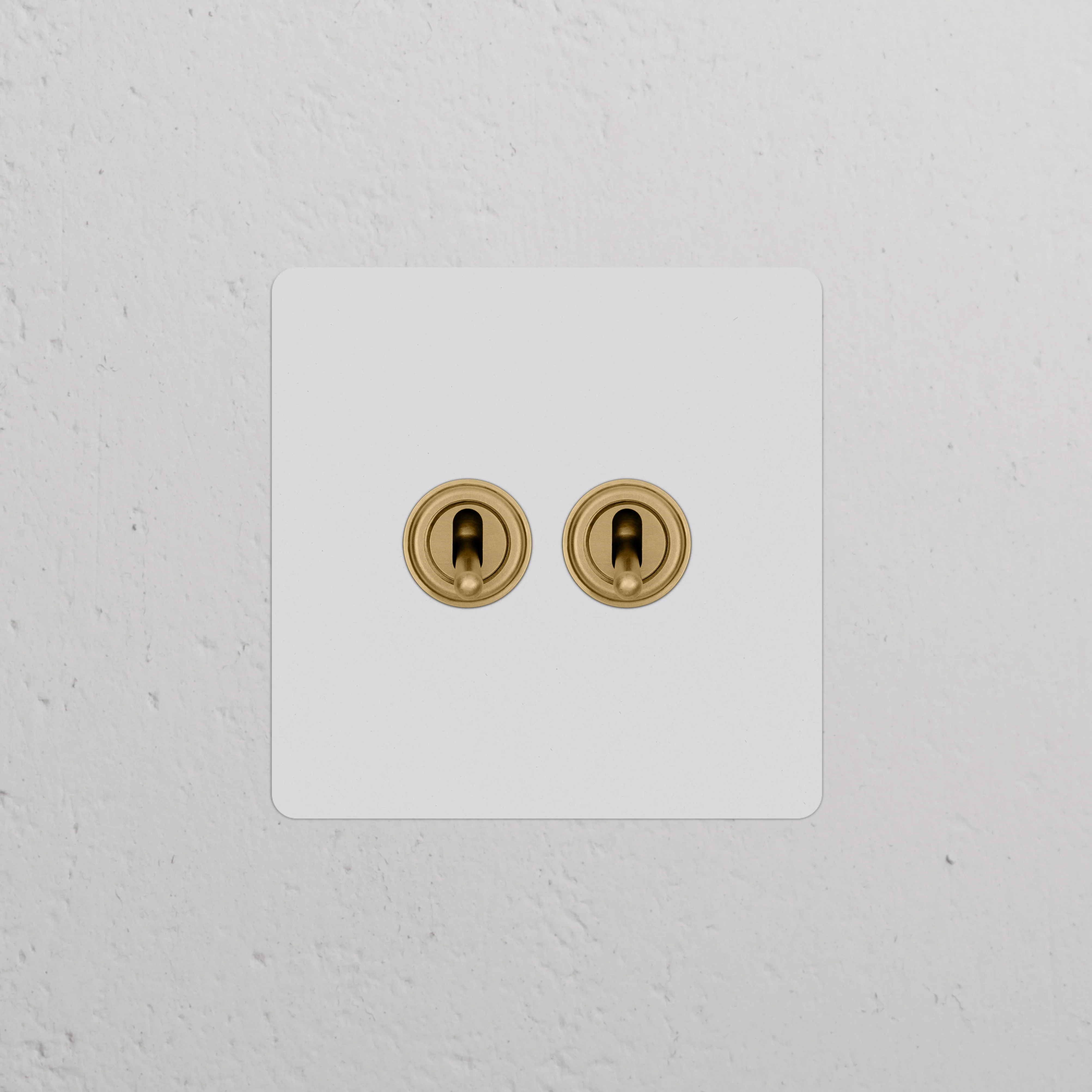 Kew Single 2x Toggle Switch - Paintable Antique Brass - Image 2