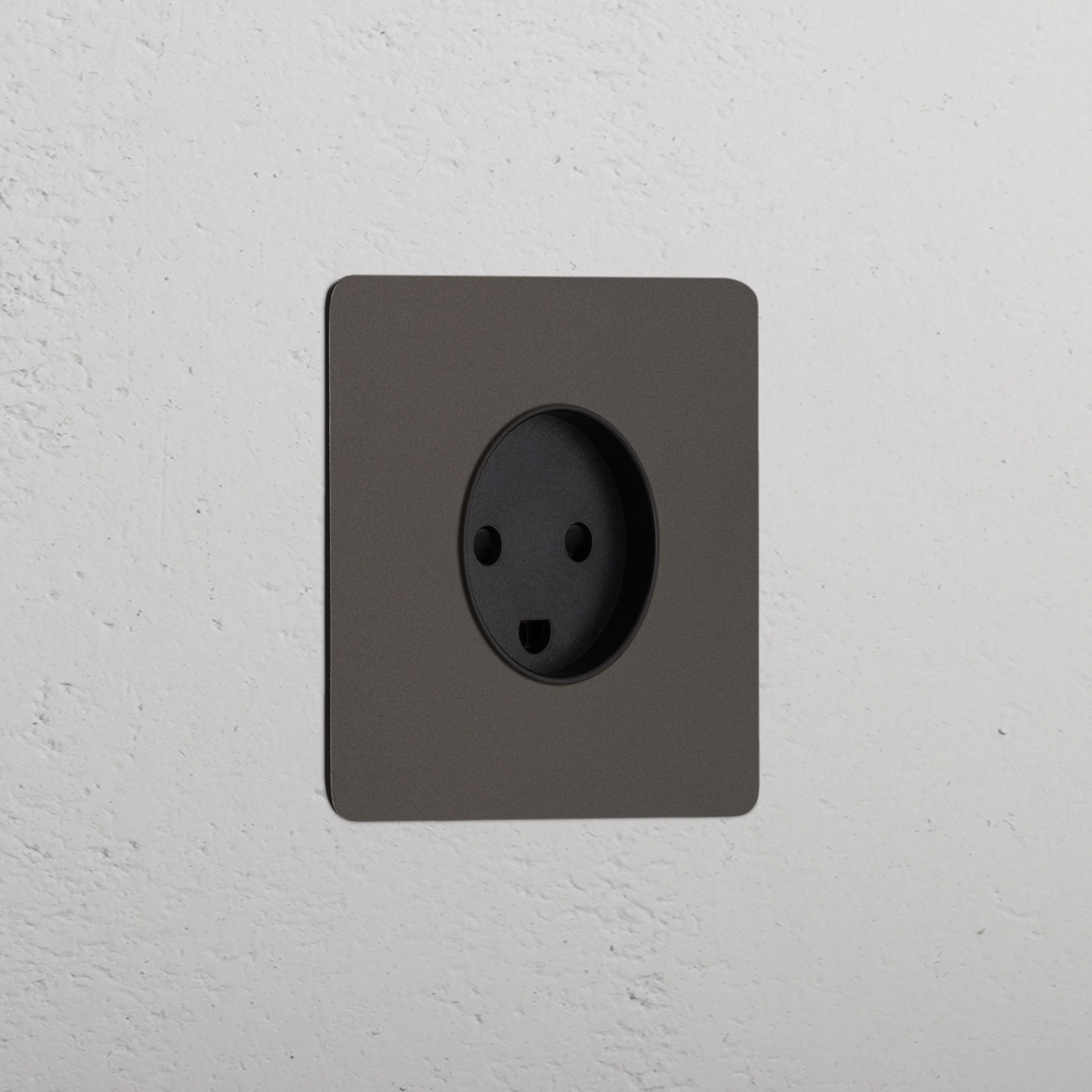 Kew Single Danish Type K Socket - Bronze | Black