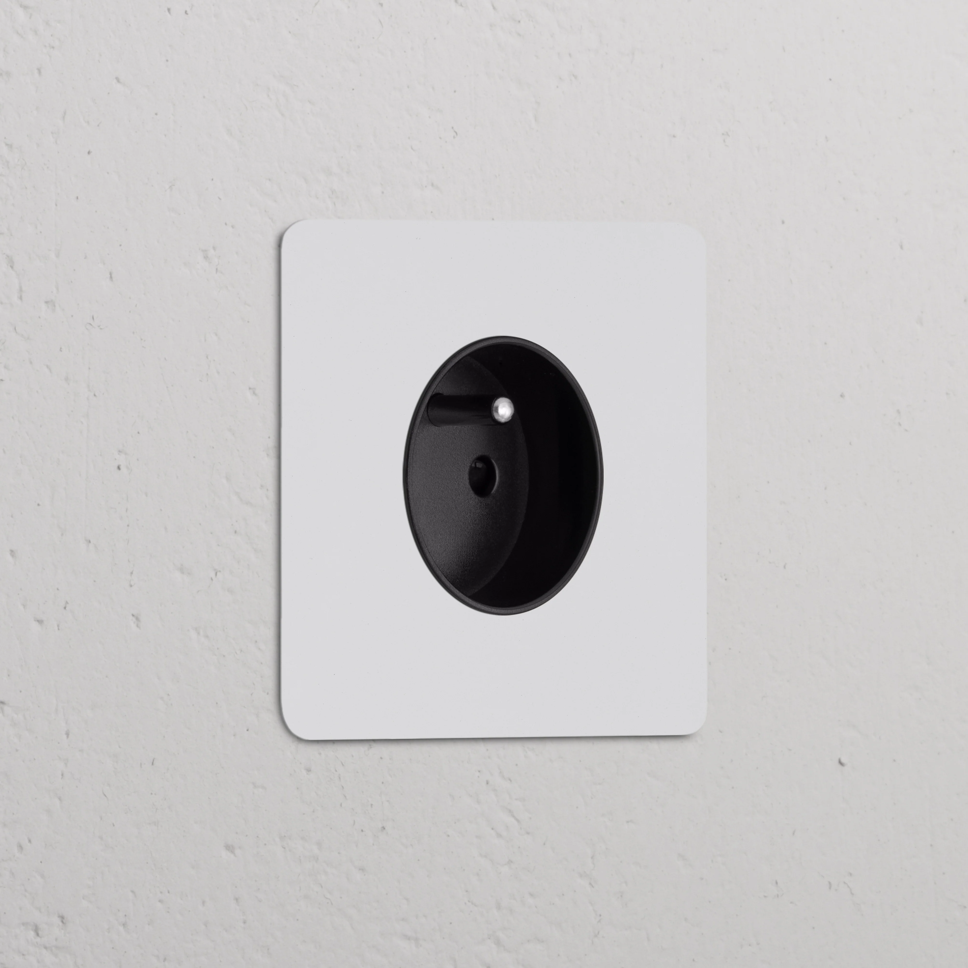 Kew Single French/Belgian Type E Socket - Paintable | Black