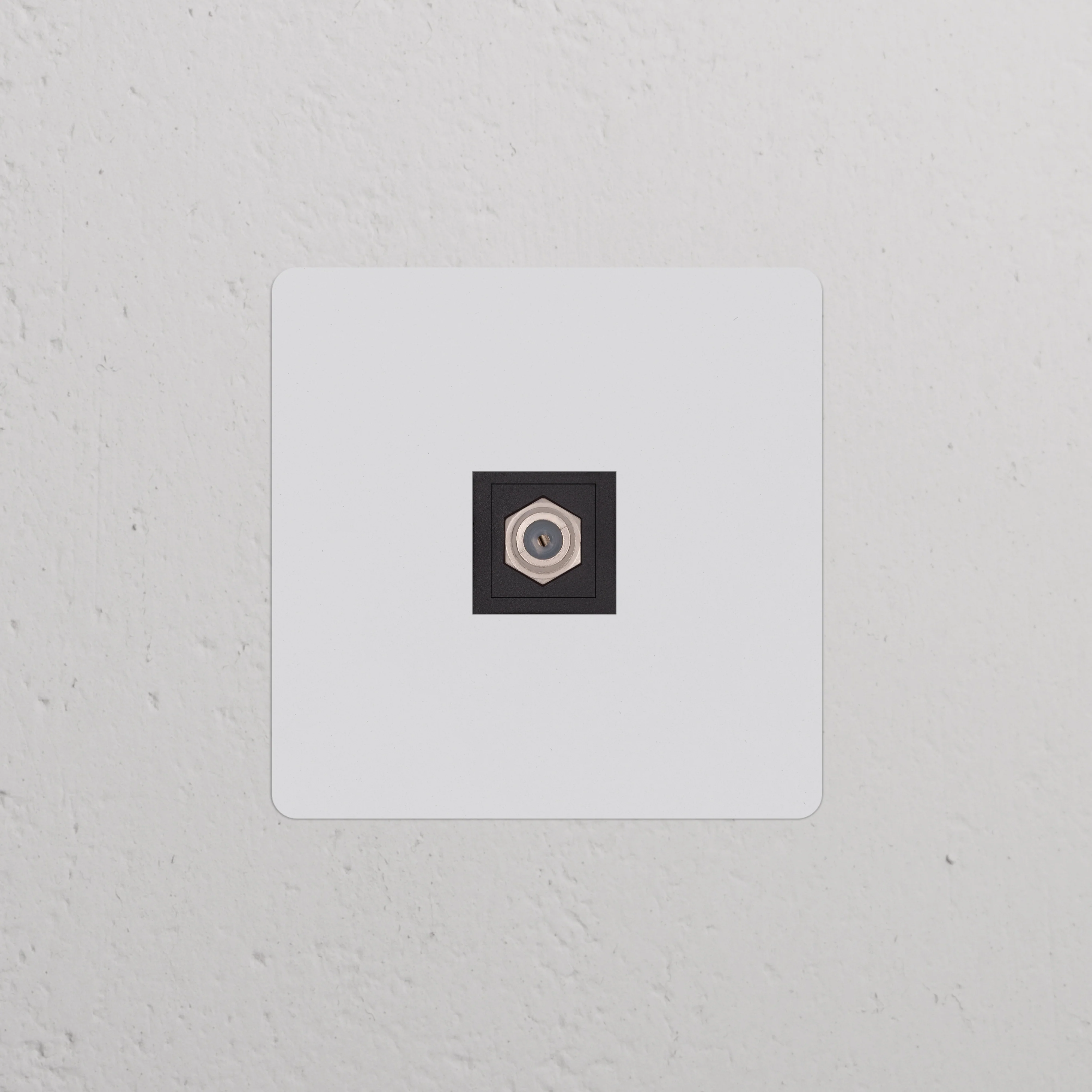Kew Single Satellite Socket - Paintable | Black - Image 2