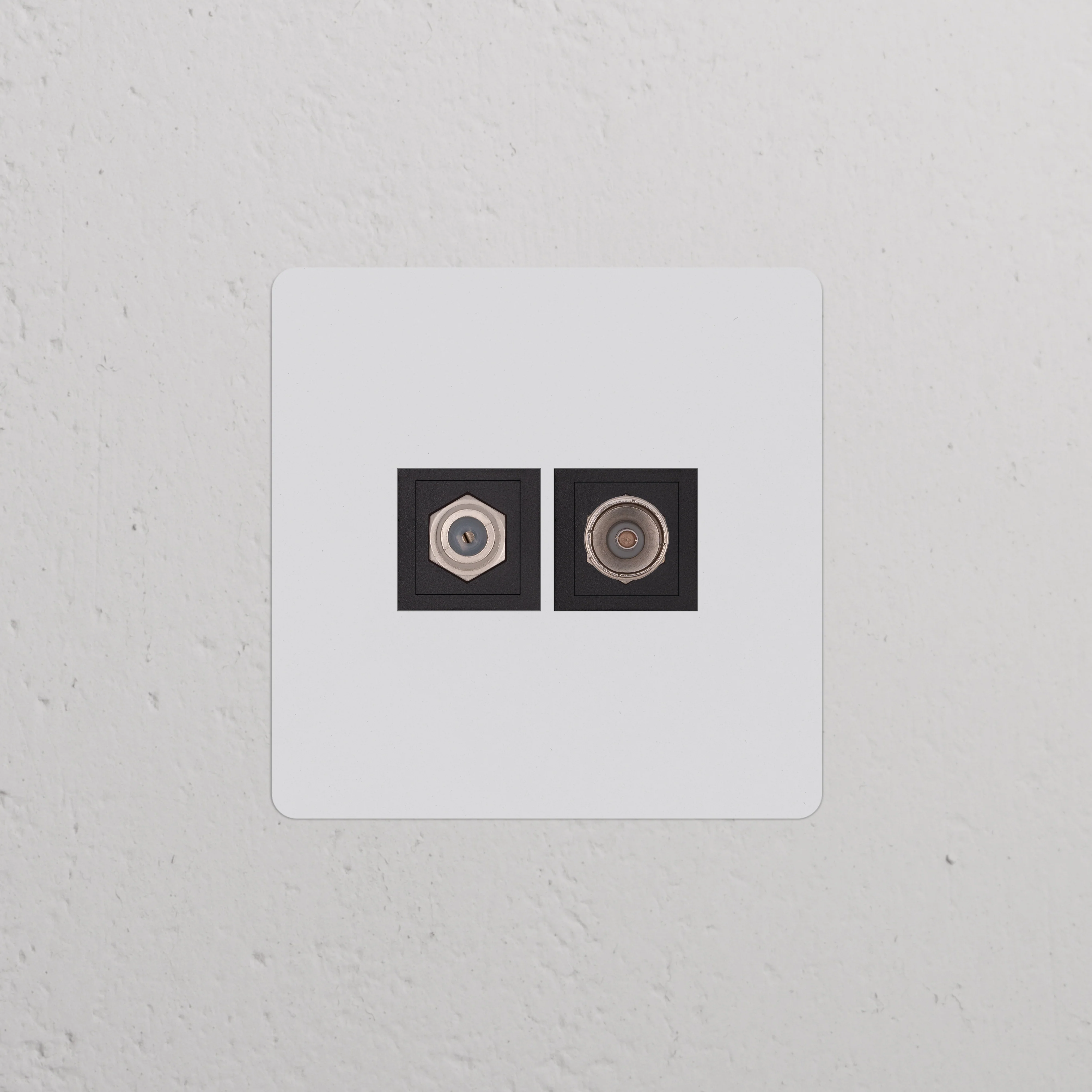 Kew Single Satellite & TV Socket - Paintable | Black - Image 2