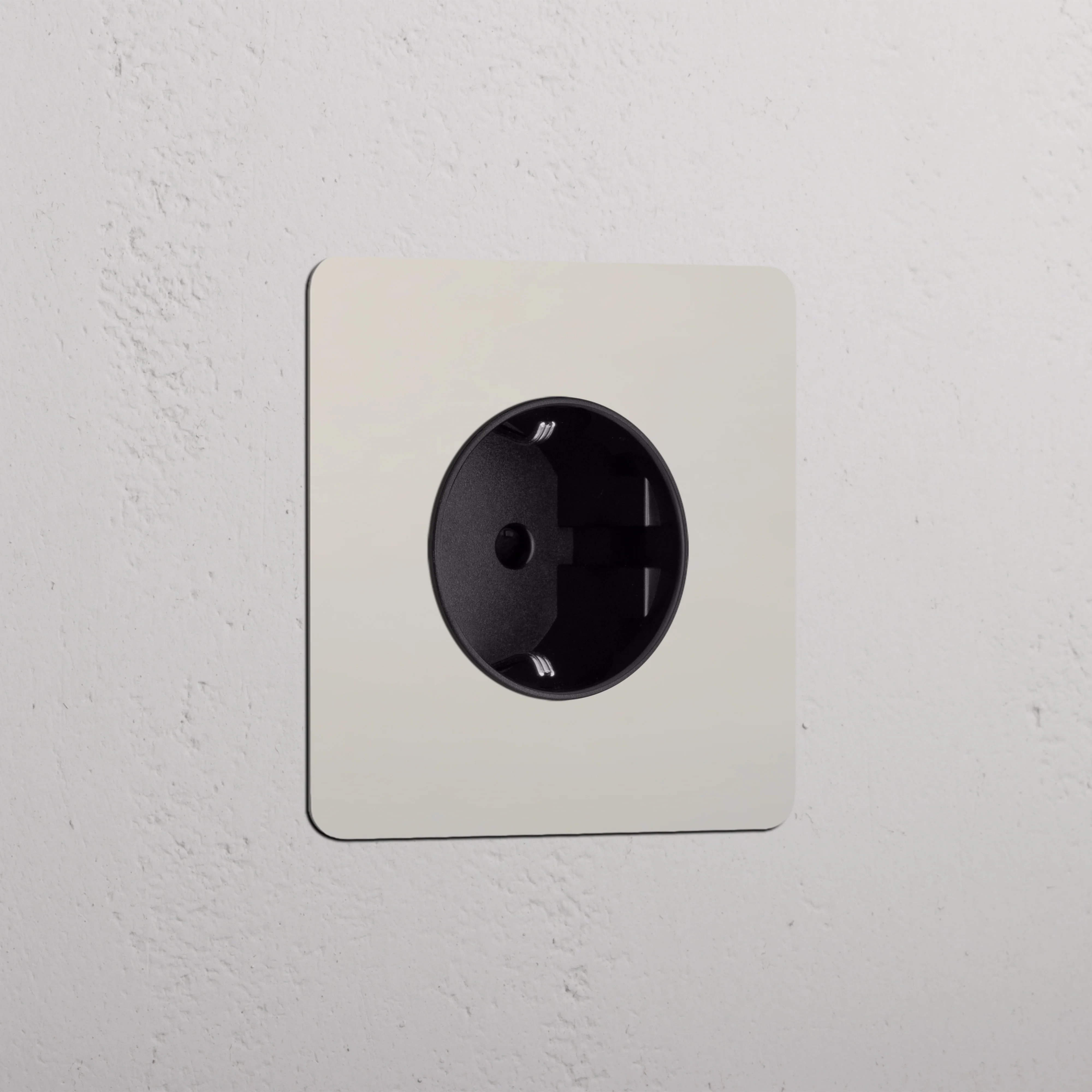 Kew Single Schuko Type F Socket - Polished Nickel | Black