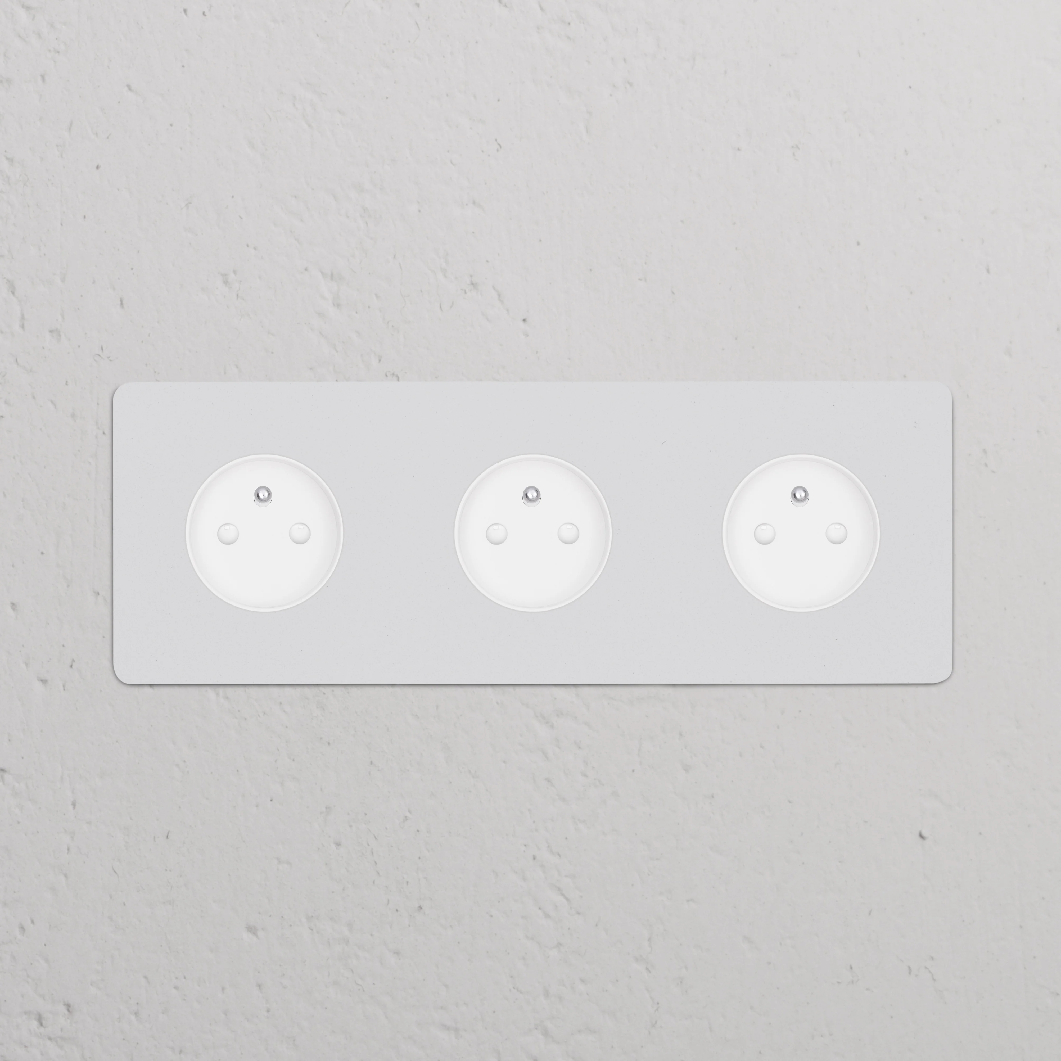 Kew Triple 3x French/Belgian Type E Socket - Paintable | White - Image 2