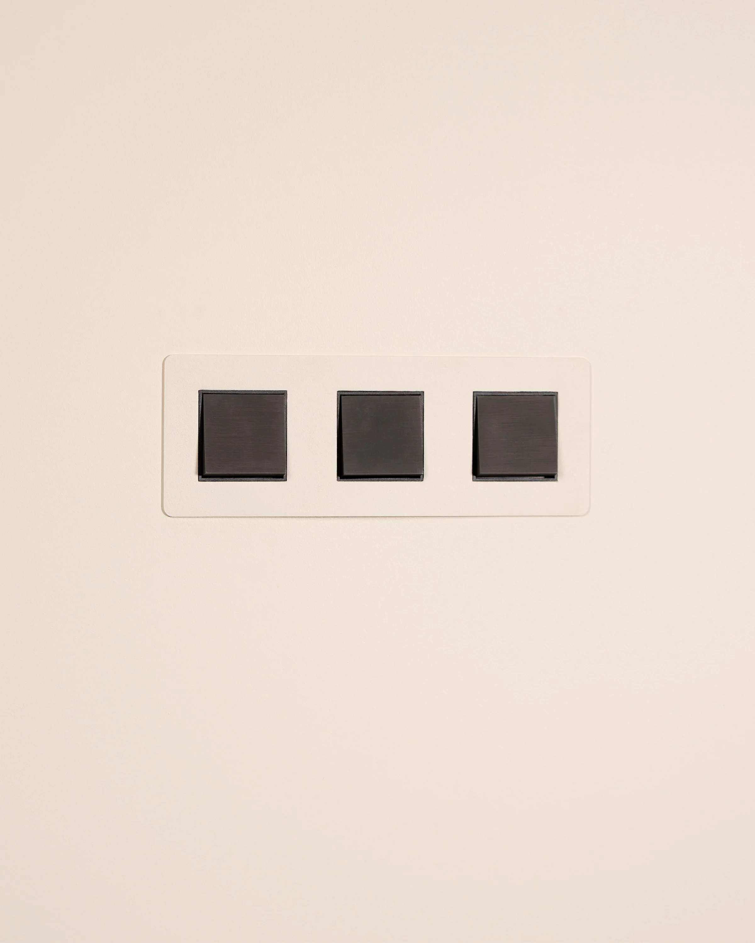 Kew Triple 3x Rocker Switch - Paintable Bronze | Black - Image 4