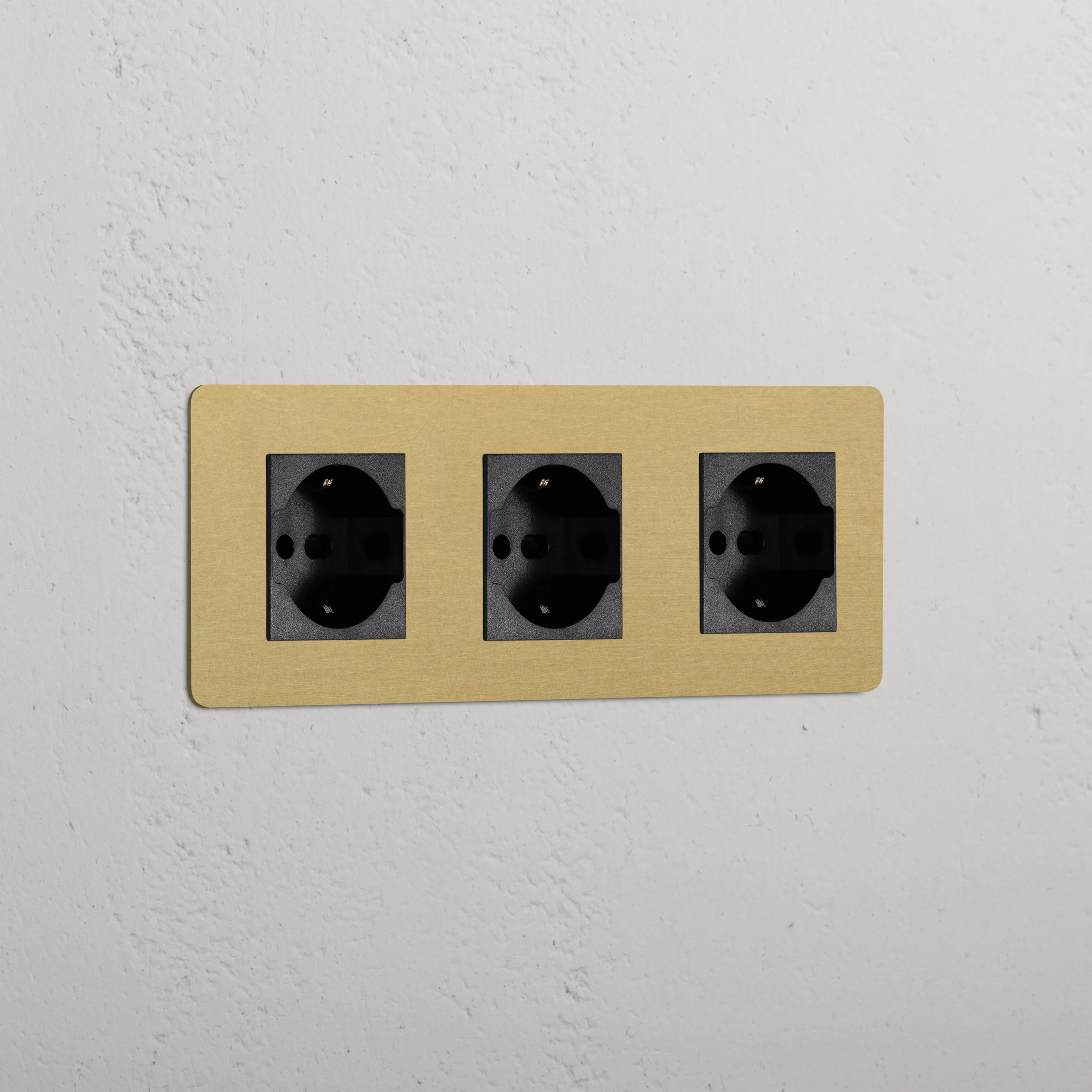 Kew Triple 3x Schuko/Bipasso Socket - Antique Brass | Black