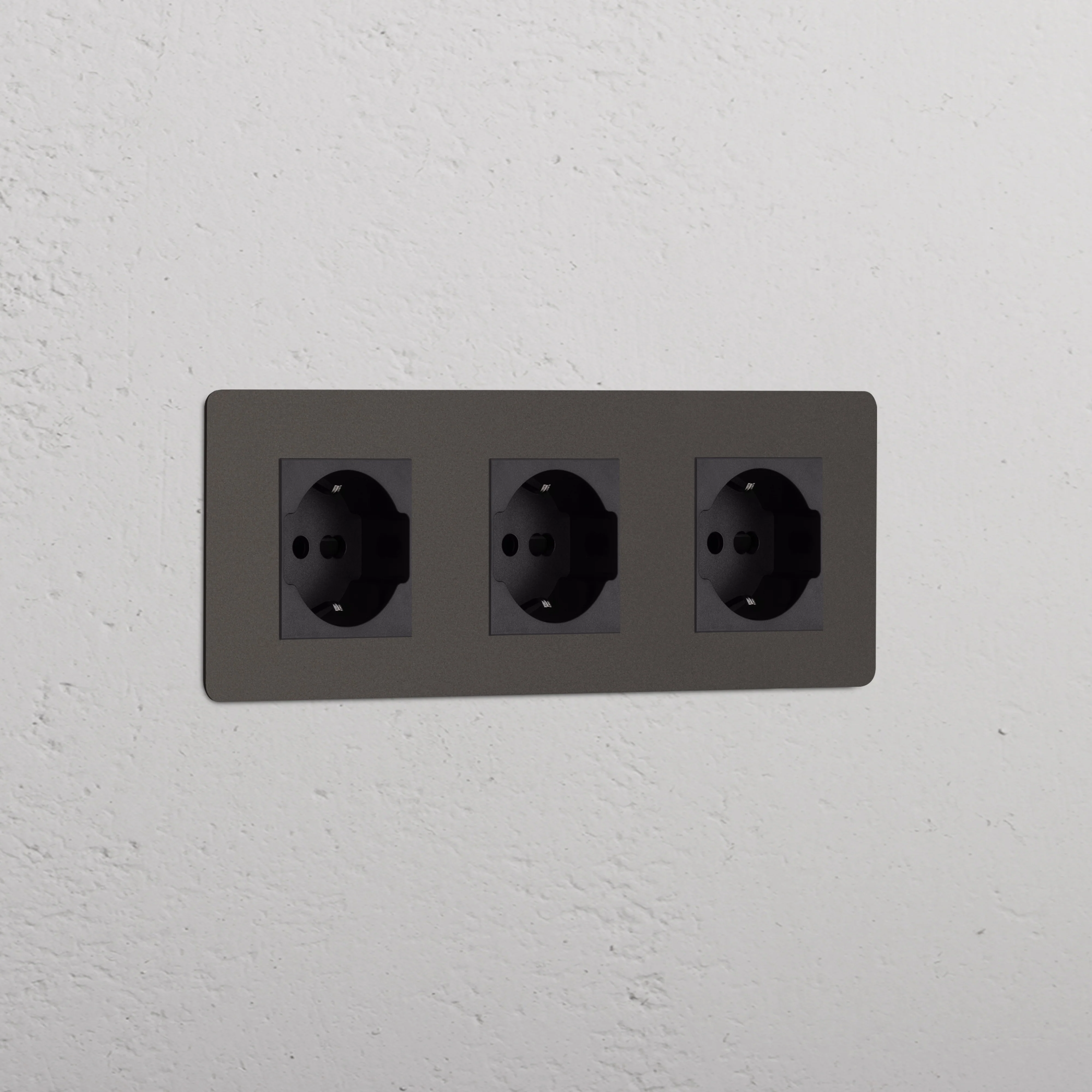 Kew Triple 3x Schuko/Bipasso Socket - Bronze | Black