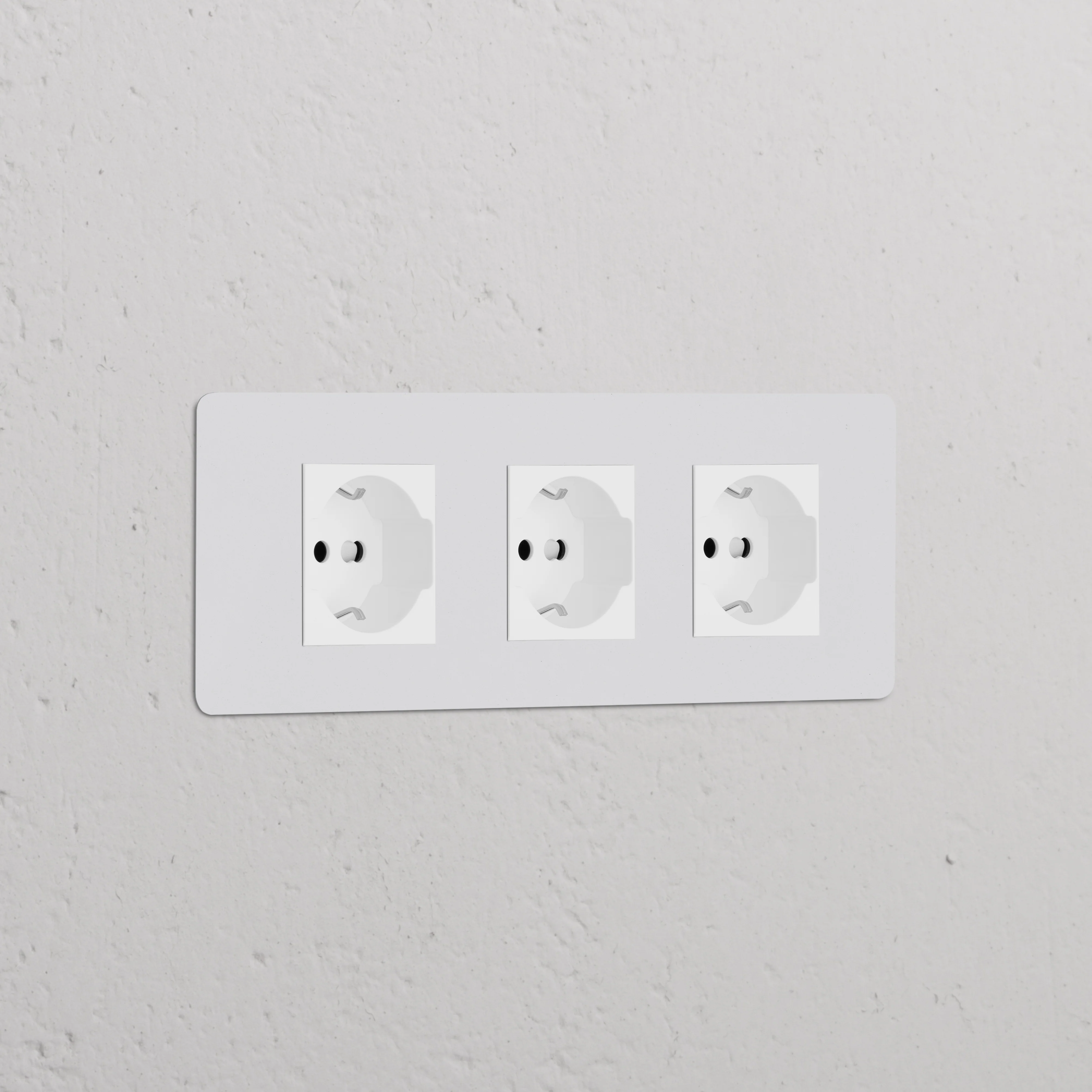 Kew Triple 3x Schuko/Bipasso Socket - Paintable | White
