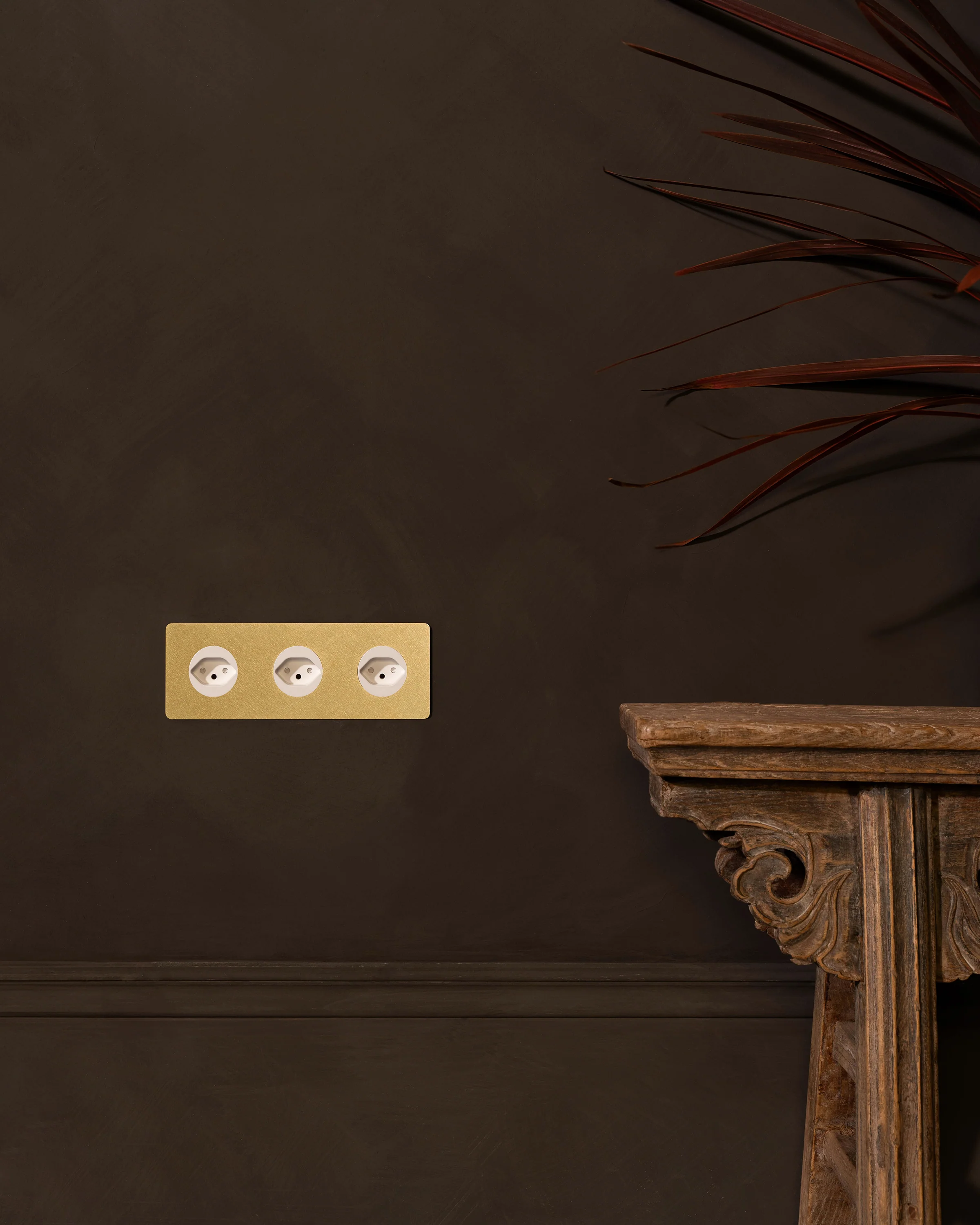 Kew Triple 3x Swiss Type J Socket - Antique Brass | White - Image 3