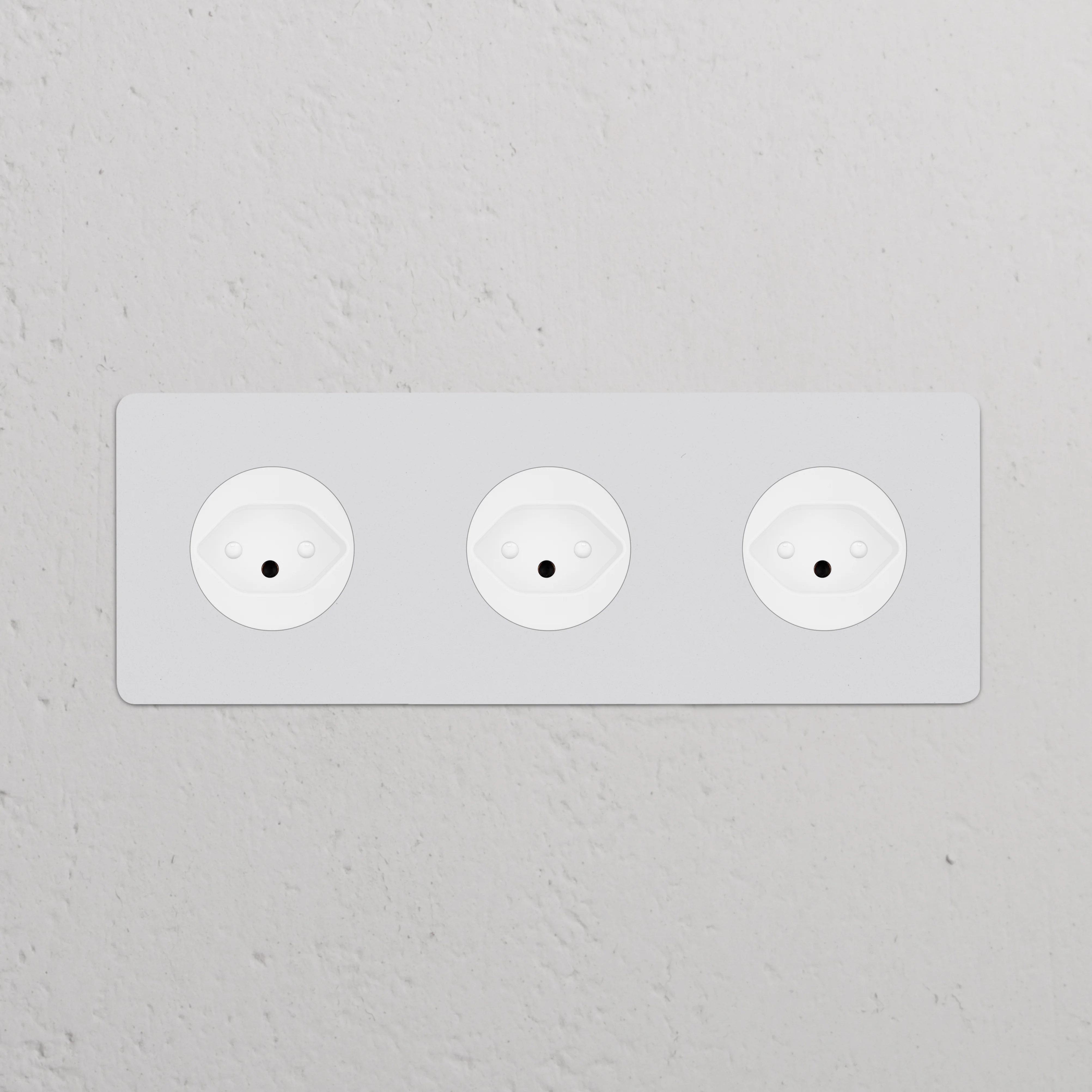 Kew Triple 3x Swiss Type J Socket - Paintable | White - Image 2