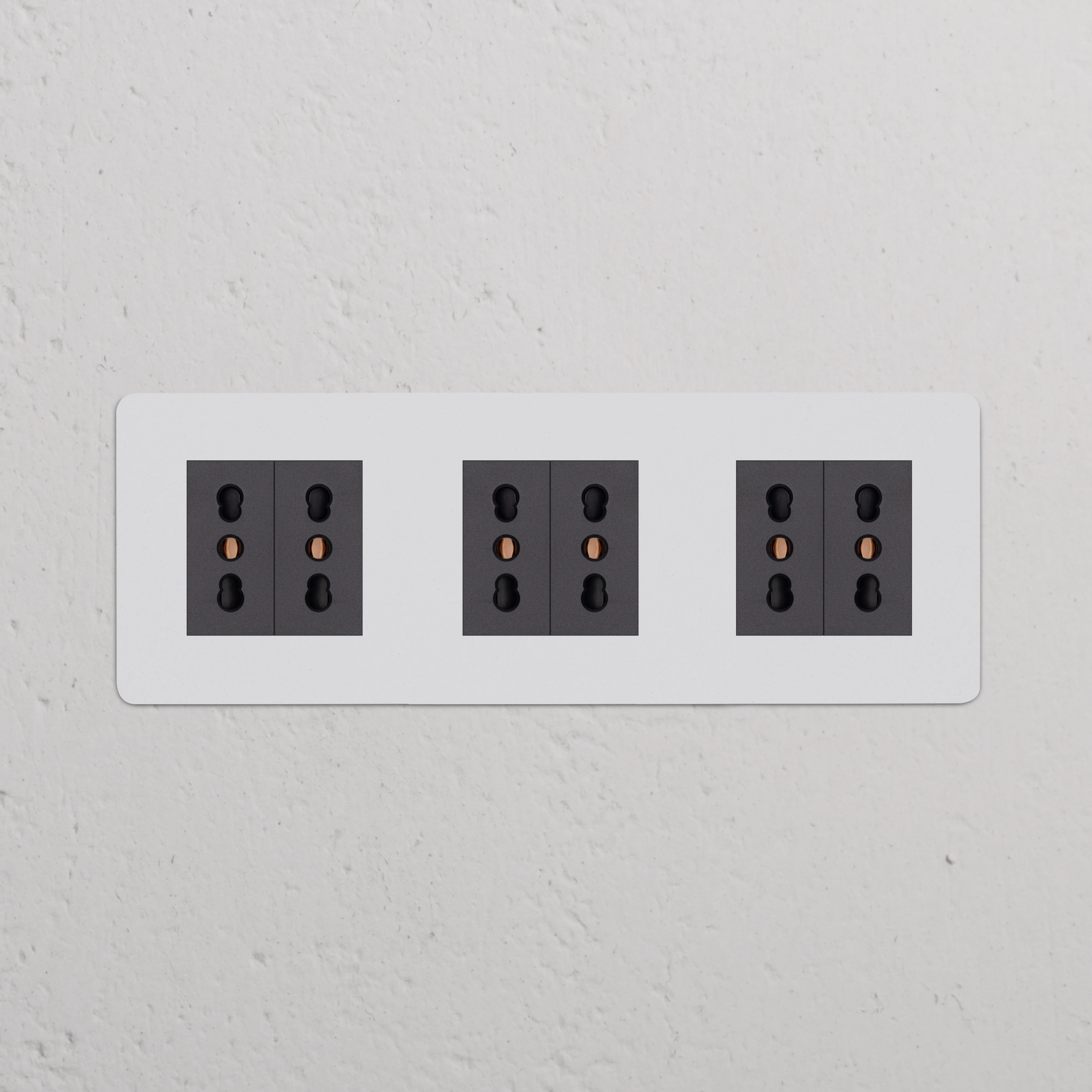 Kew Triple 6x Bipasso Socket - Paintable | Black - Image 2