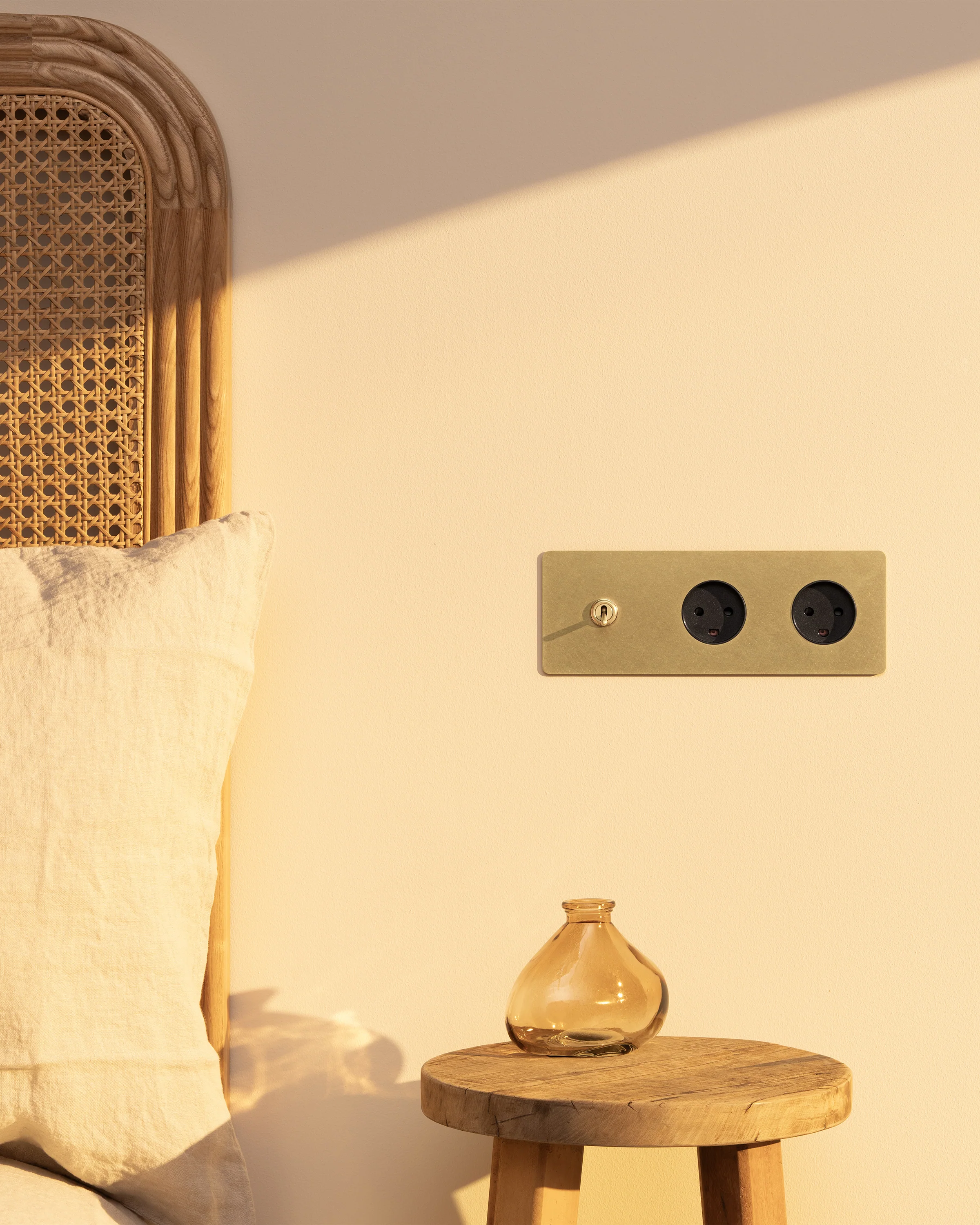 Kew Triple Toggle & 2x Danish Type K Socket - Antique Brass | Black - Image 3