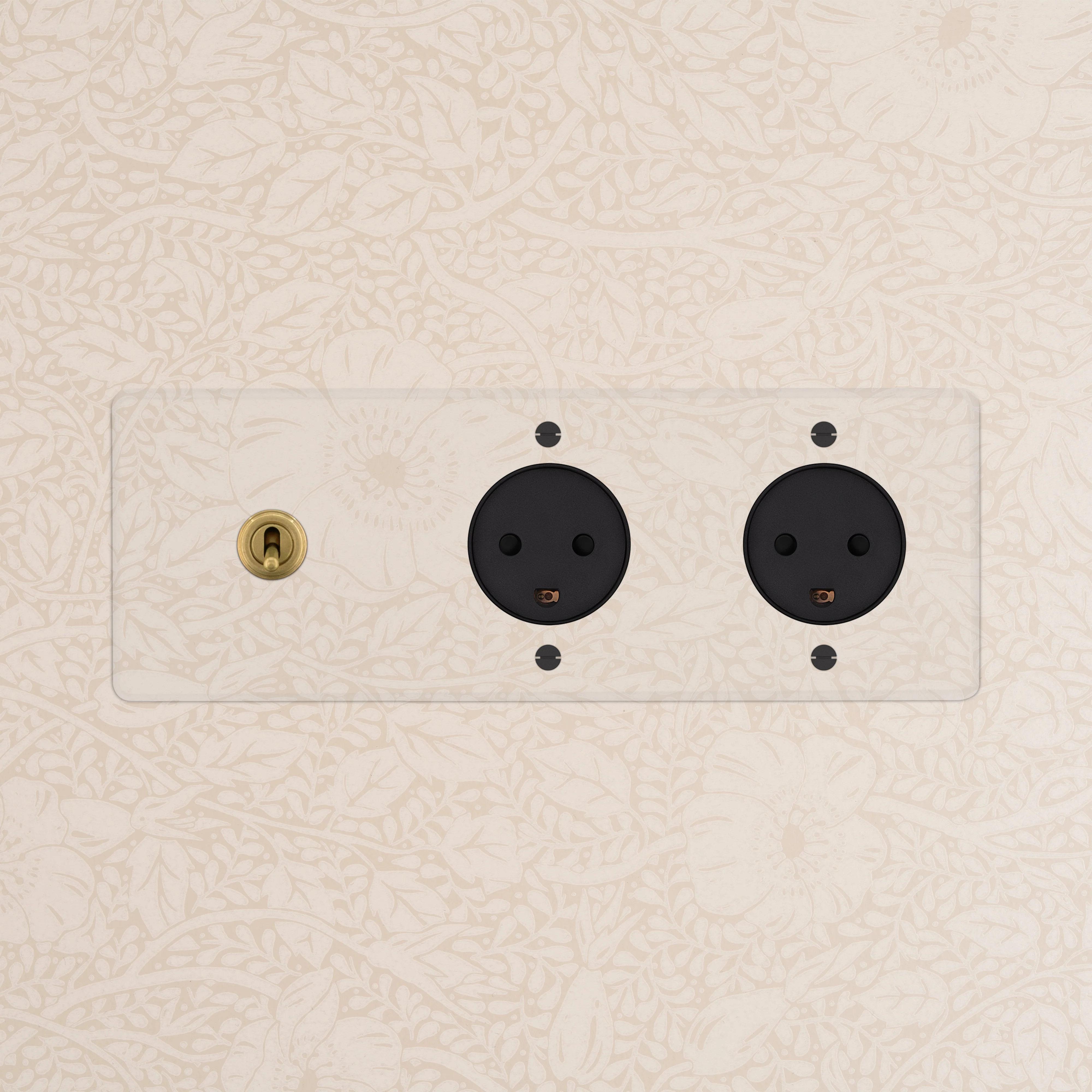 Kew Triple Toggle & 2x Danish Type K Socket - Clear Antique Brass | Black - Image 2