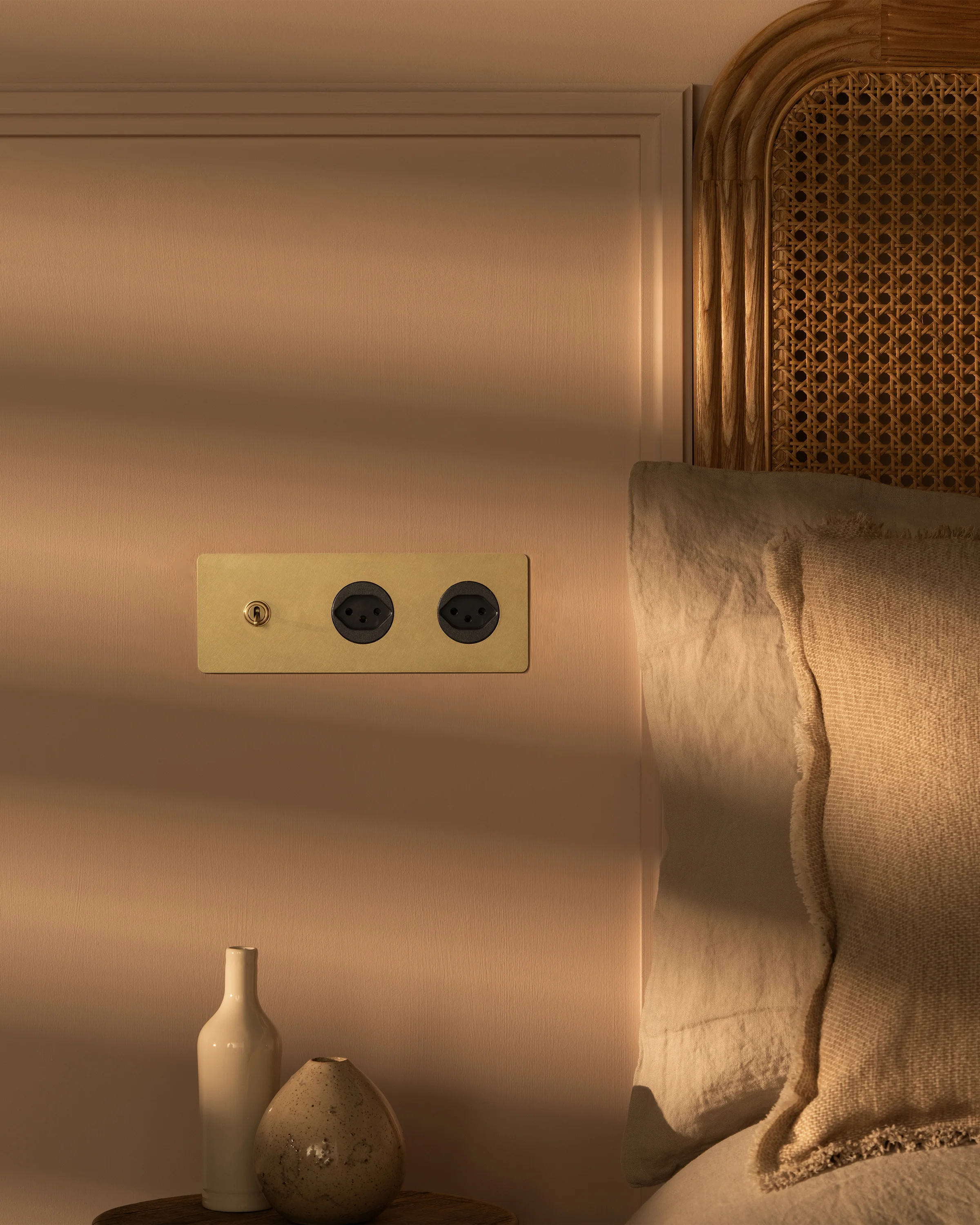 Kew Triple Toggle & 2x Swiss Type J Socket - Antique Brass | Black - Image 3