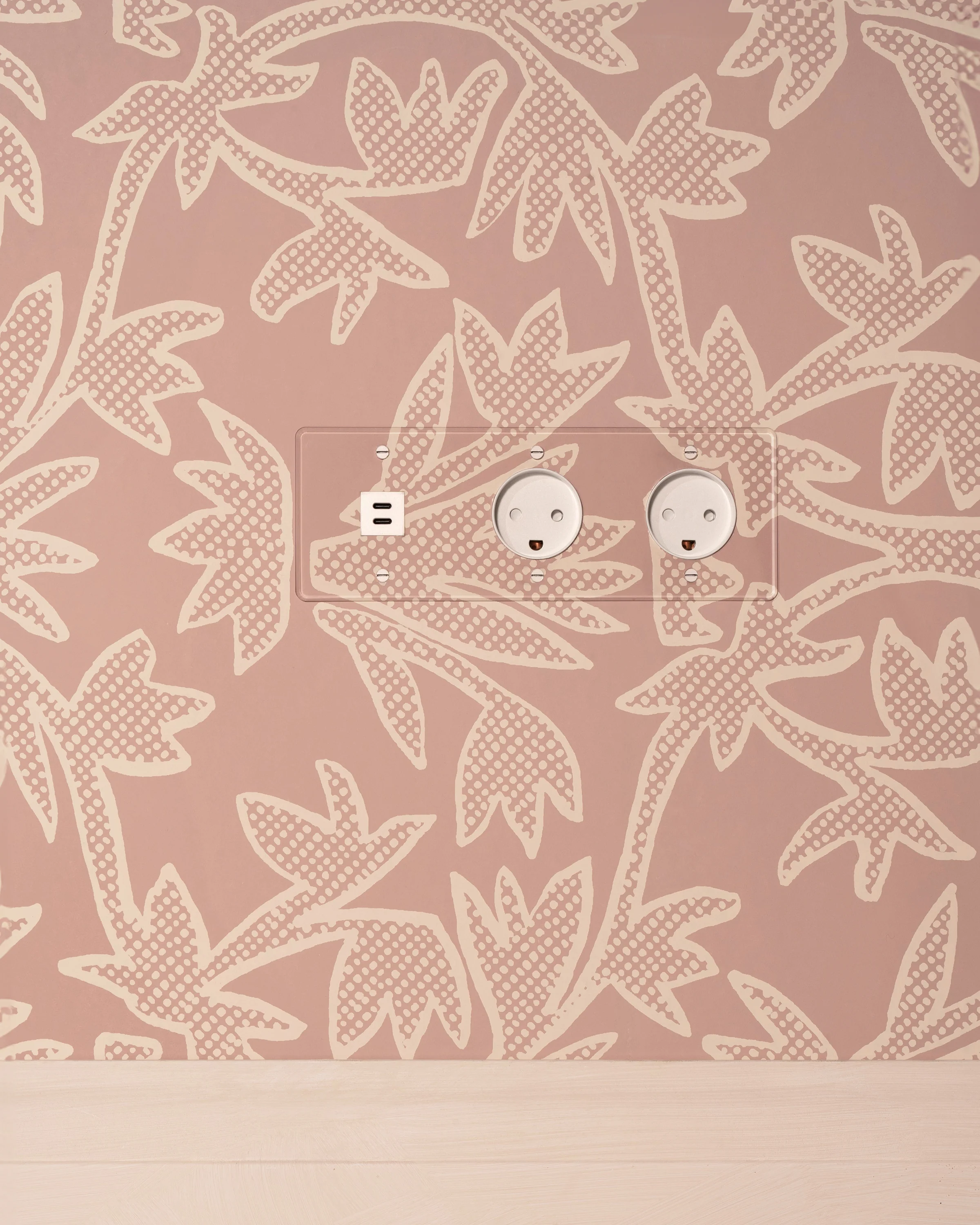 Kew Triple USB-C 30W & 2x Danish Type K Socket - Clear | White - Image 3
