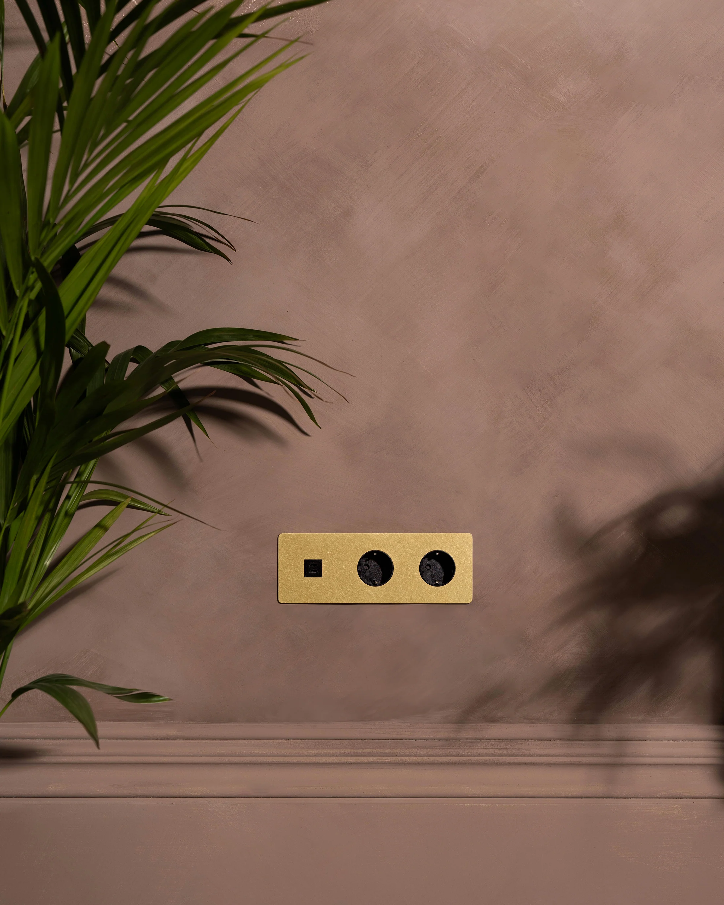 Kew Triple USB-C 30W & 2x Schuko Type F Socket - Antique Brass | Black - Image 3