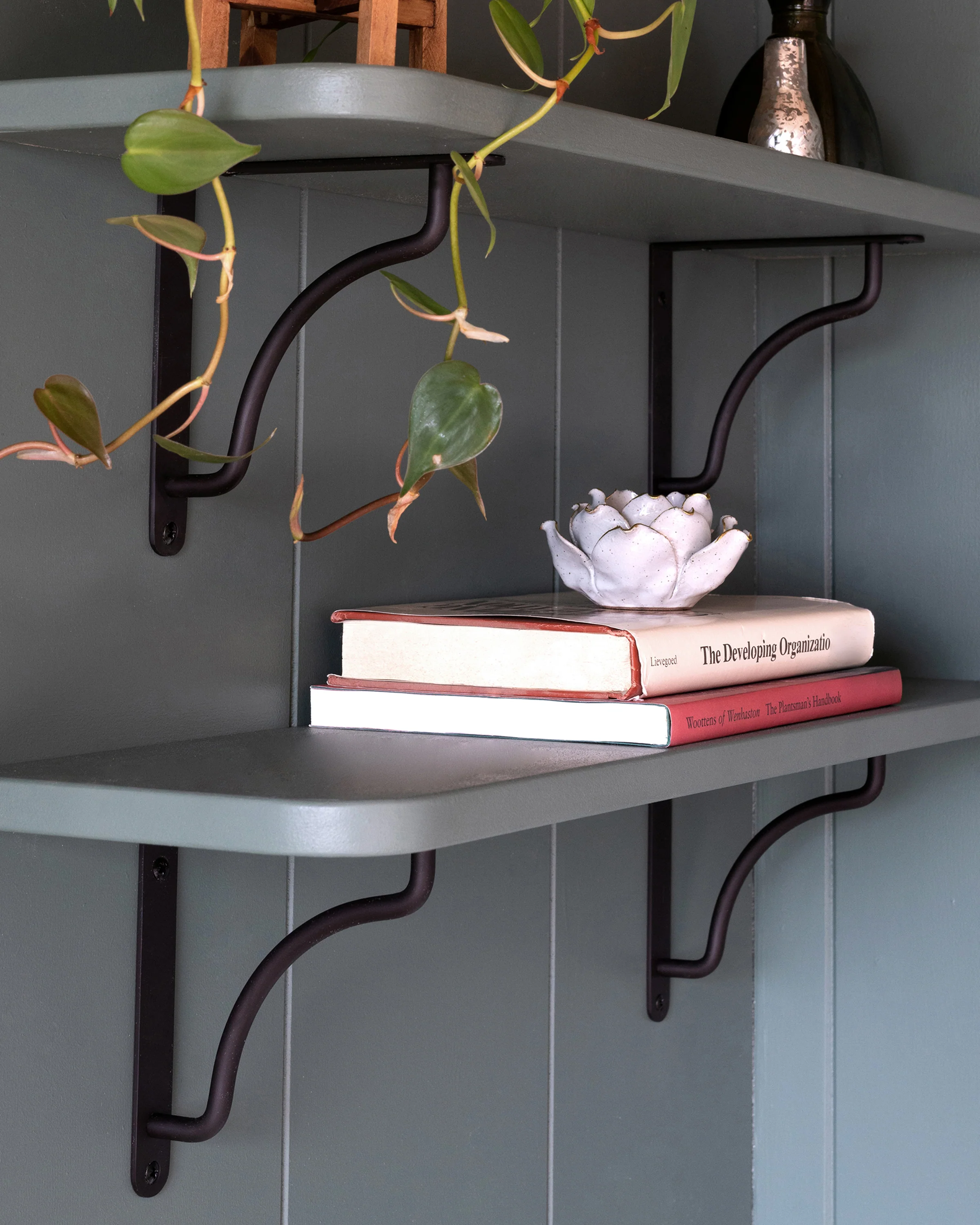 Kilburn Shelf Bracket 150mm - Bronze - Image 4