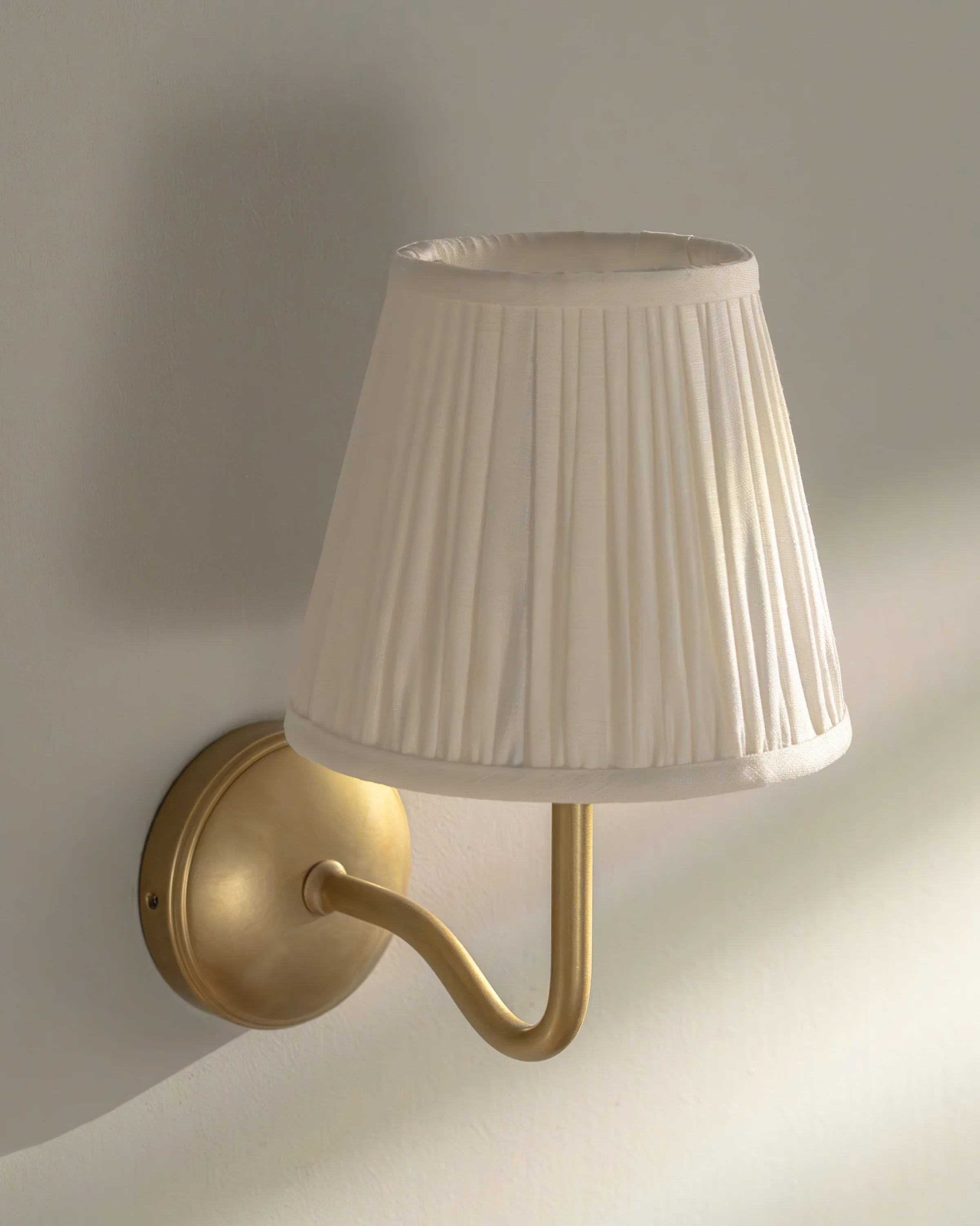 Malvern Medium Wall Light Pleated Alabaster White - Antique Brass - Image 5