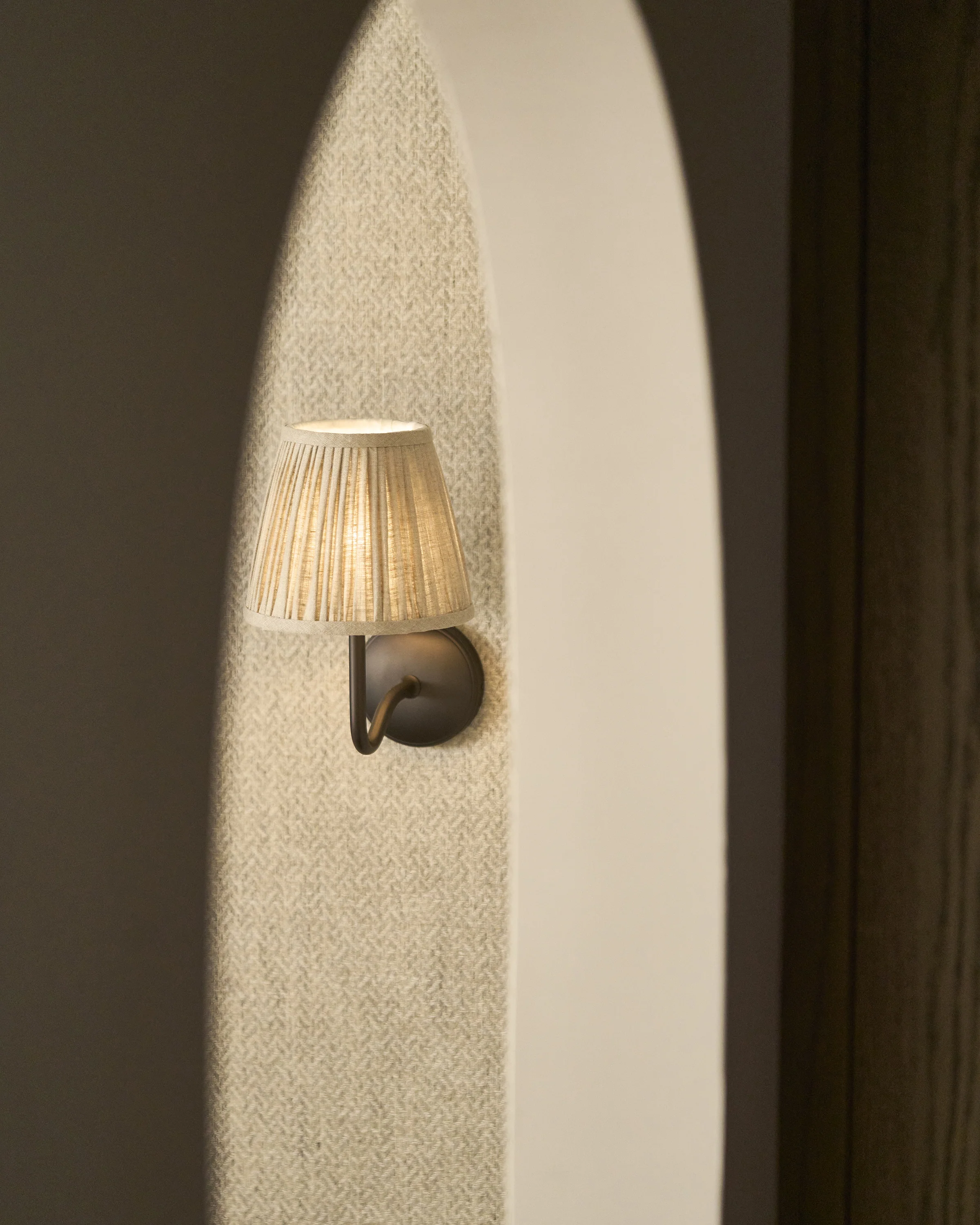 Malvern Medium Wall Light Pleated Natural Beige - Bronze  - Image 4