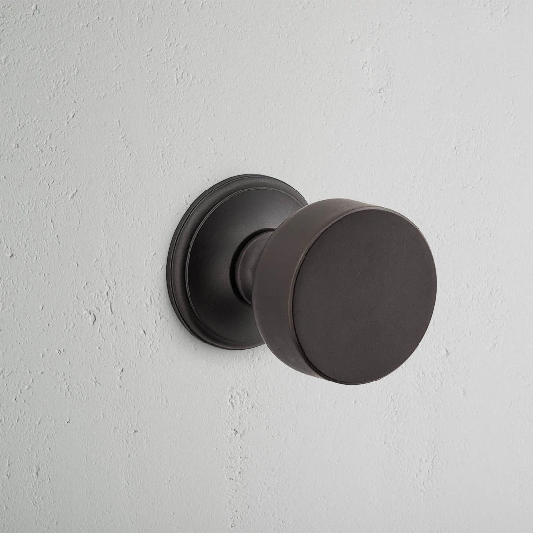 Onslow Unsprung Door Knob - Bronze