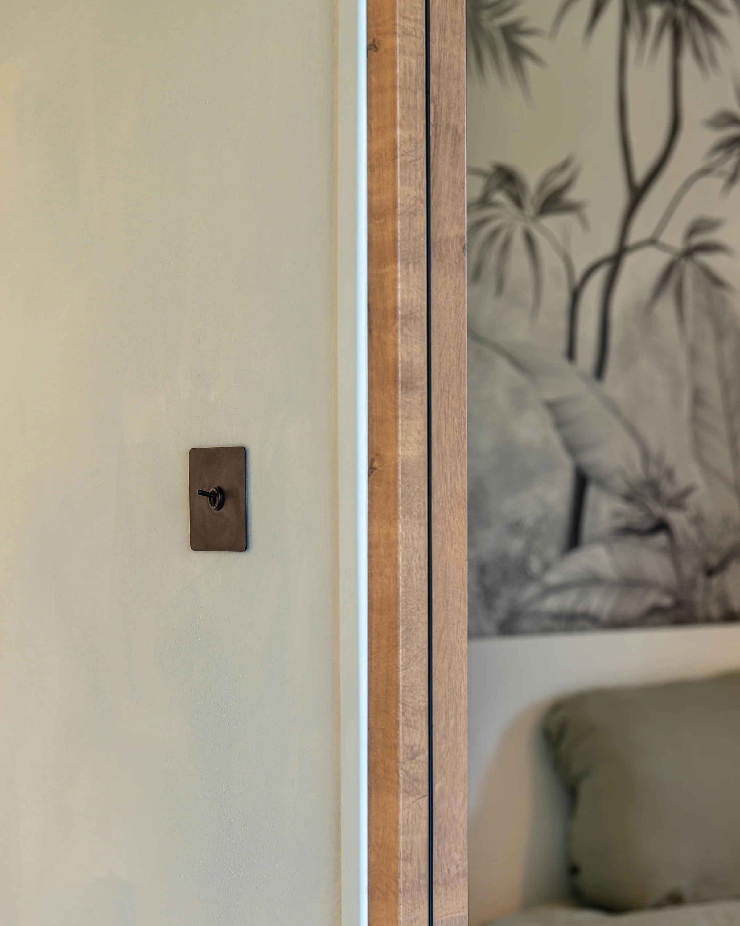 Kew Single Toggle Switch - Bronze - Image 3