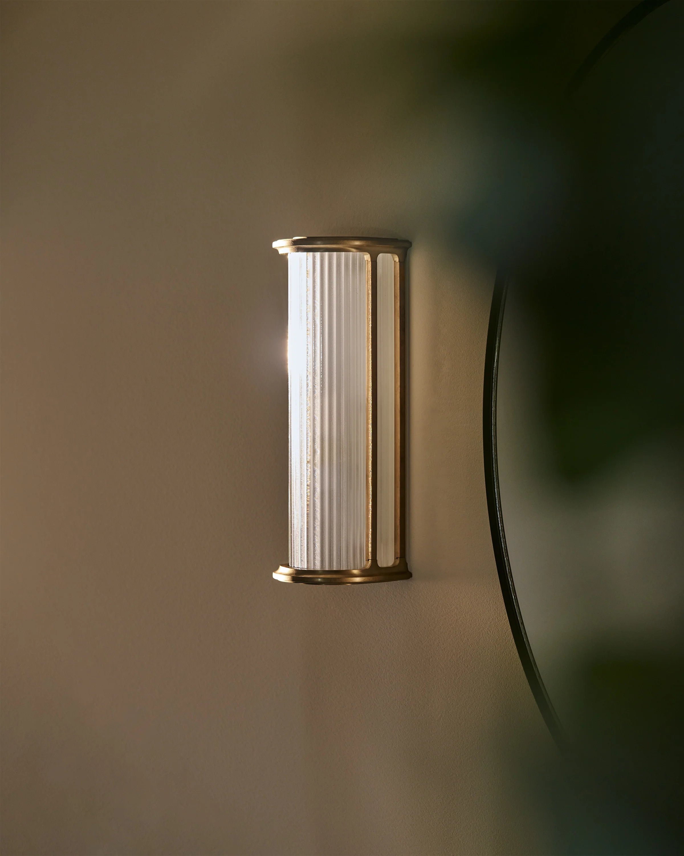 Small Bank Wall Light - Antique Brass - Image 3
